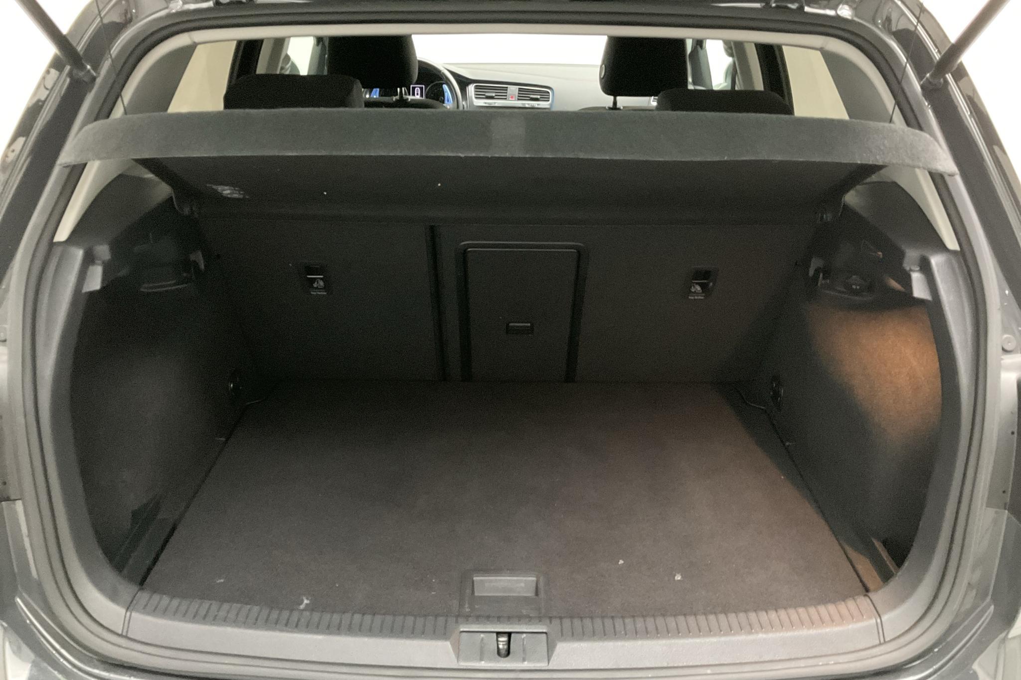 VW Golf VII 1.0 TSI 5dr (110hk) - 8 935 mil - Automat - Dark Grey - 2018