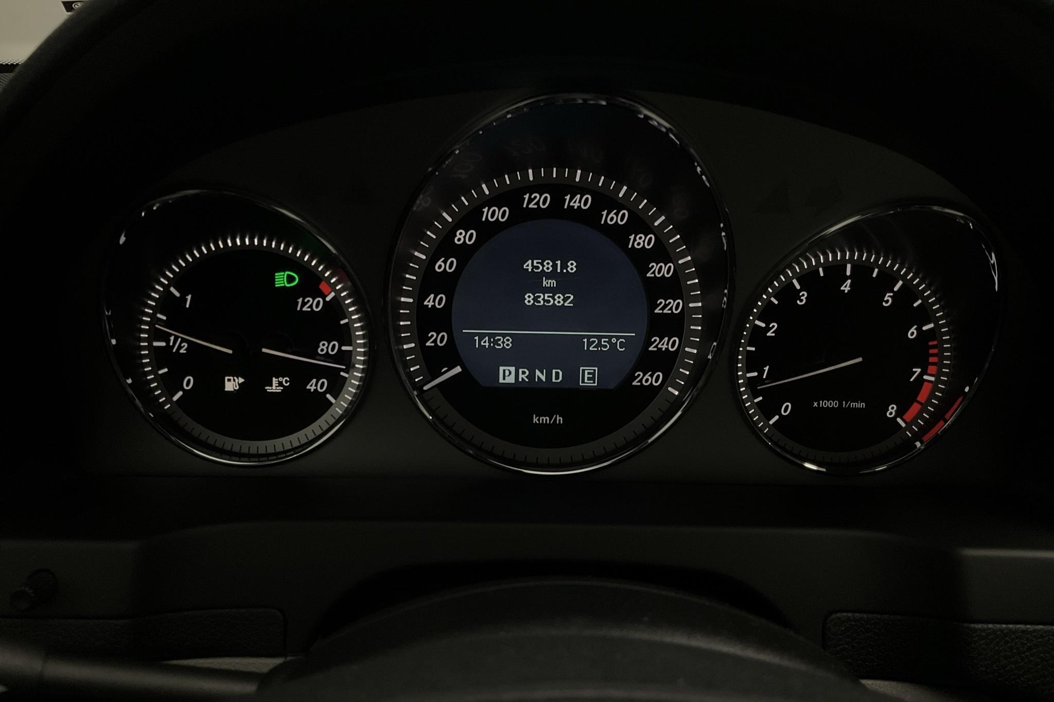 Mercedes C 180 CGI BlueEfficiency W204 (156hk) - 8 358 mil - Automat - silver - 2011