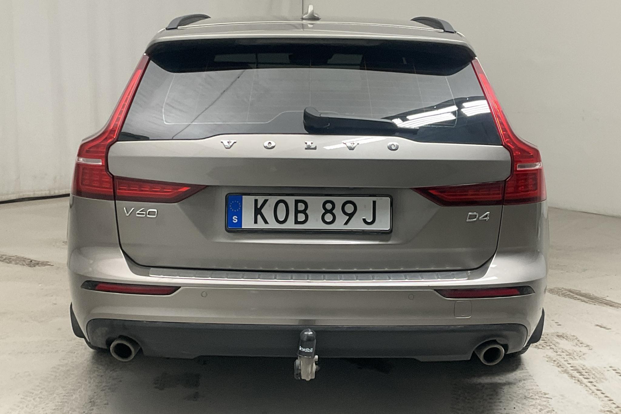Volvo V60 D4 (190hk) - 7 843 mil - Automat - grå - 2020