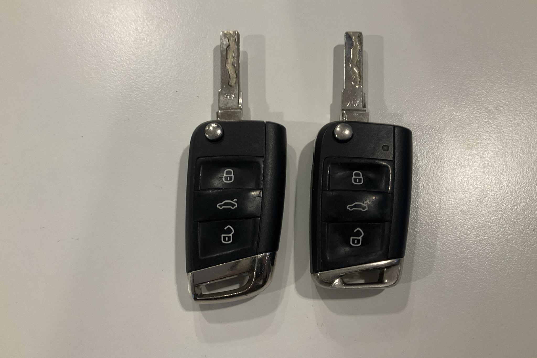VW Golf VII GTE 5dr (204hk) - 9 375 mil - Automat - Dark Grey - 2018