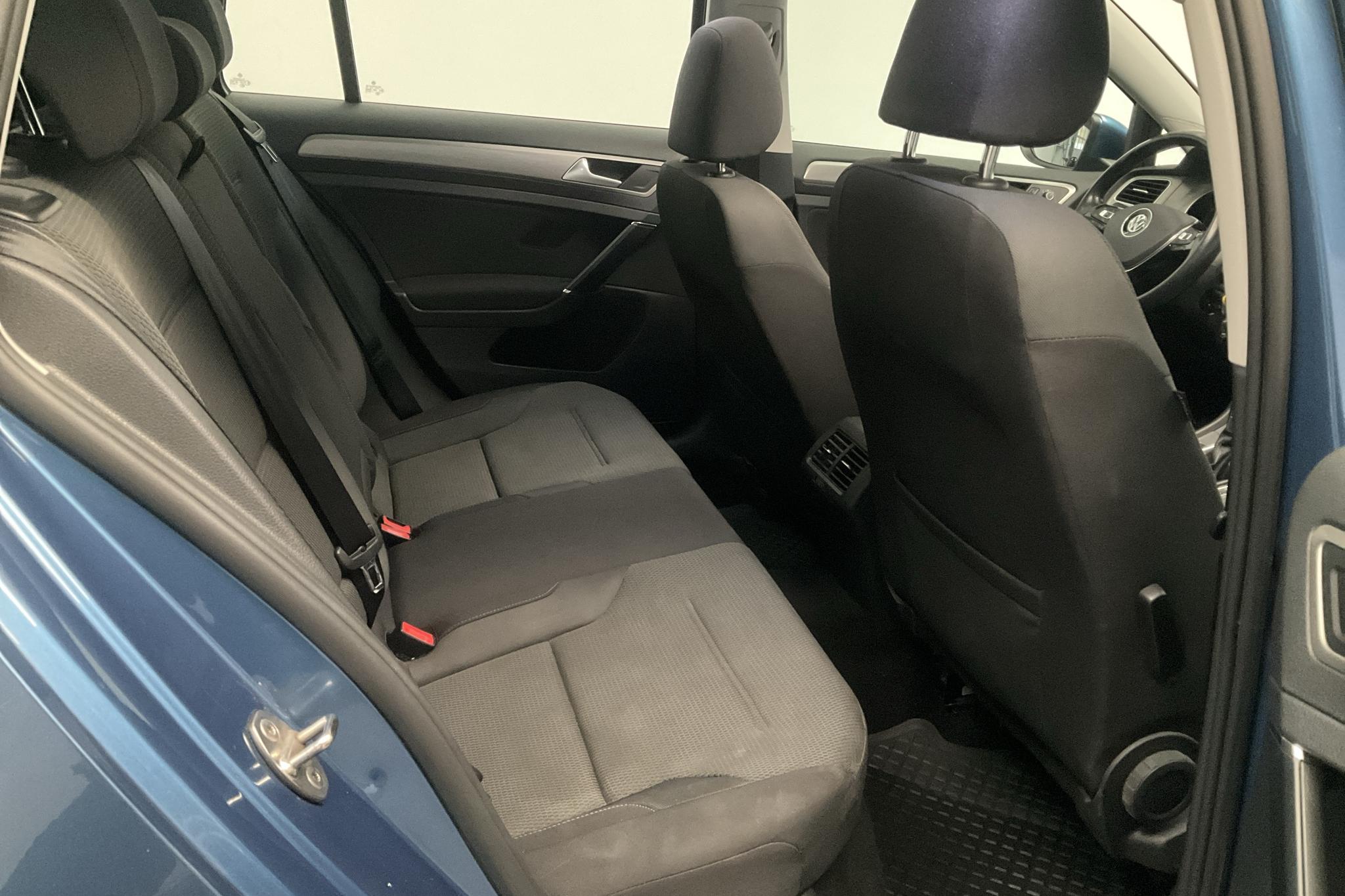 VW Golf VII 1.2 TSI Sportscombi (105hk) - 17 825 mil - Automat - blå - 2015