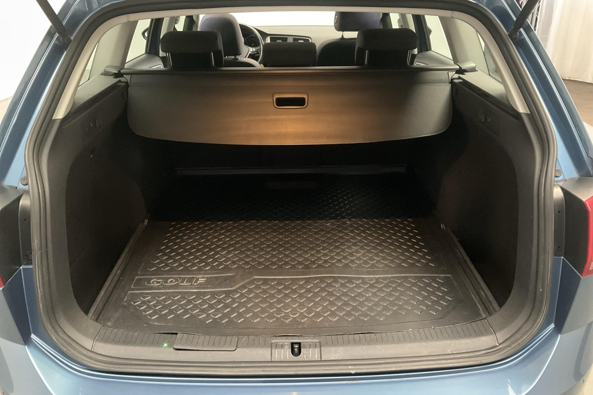VW Golf VII 1.2 TSI Sportscombi (105hk) - 17 825 mil - Automat - blå - 2015
