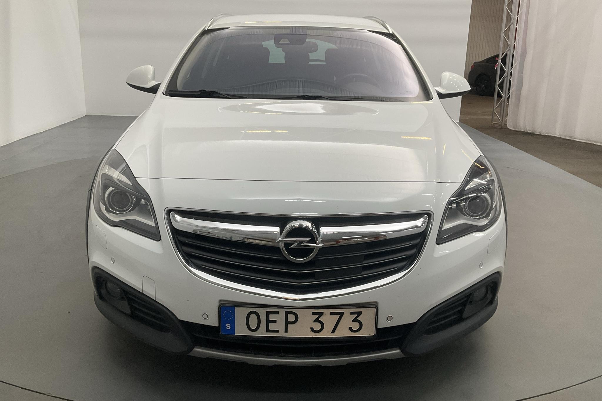 Opel Insignia 2.0 CDTI ECOTEC 4x4 Sports Tourer (170hk) - 10 434 mil - Automat - vit - 2016