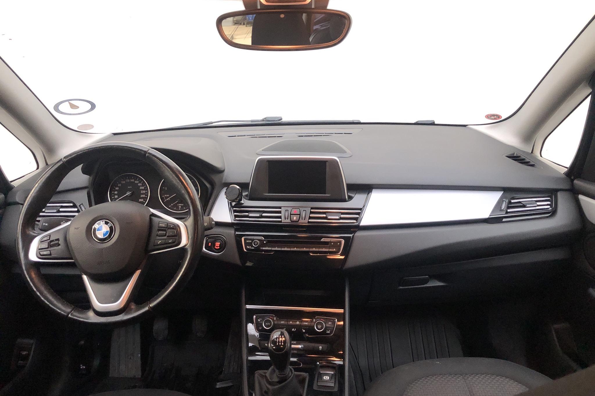 BMW 218i Gran Tourer, F46 (136hk) - 128 290 km - Manual - gray - 2016