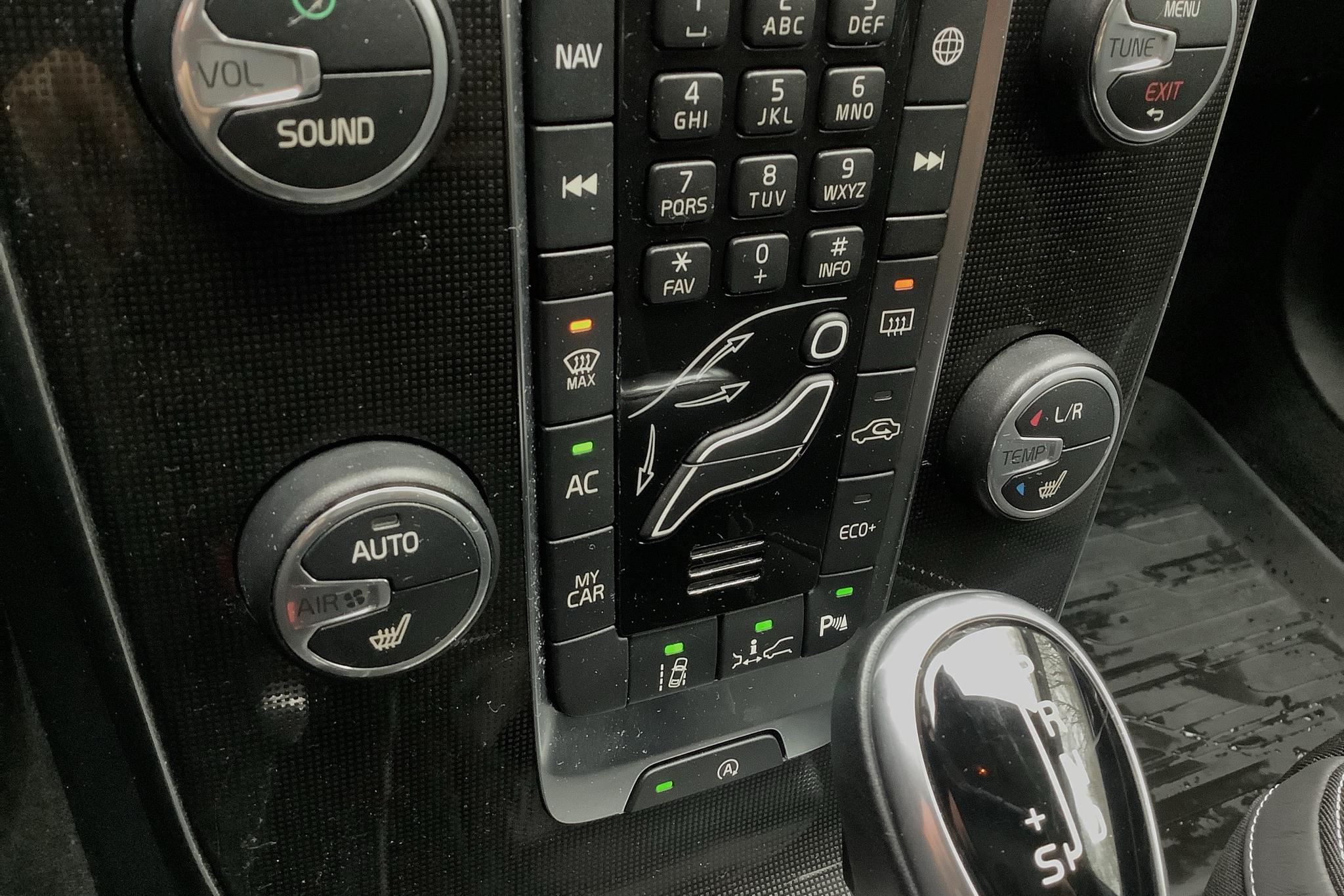 Volvo V40 T3 (152hk) - 7 380 mil - Automat - grå - 2018