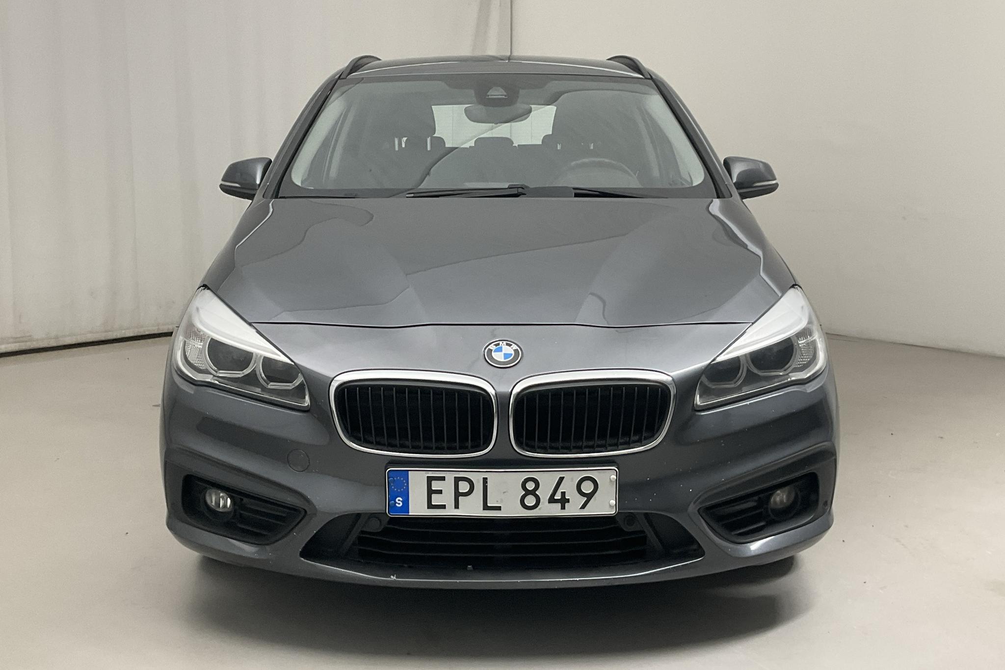 BMW 218i Active Tourer, F45 (136hk) - 14 942 mil - Automat - grå - 2015