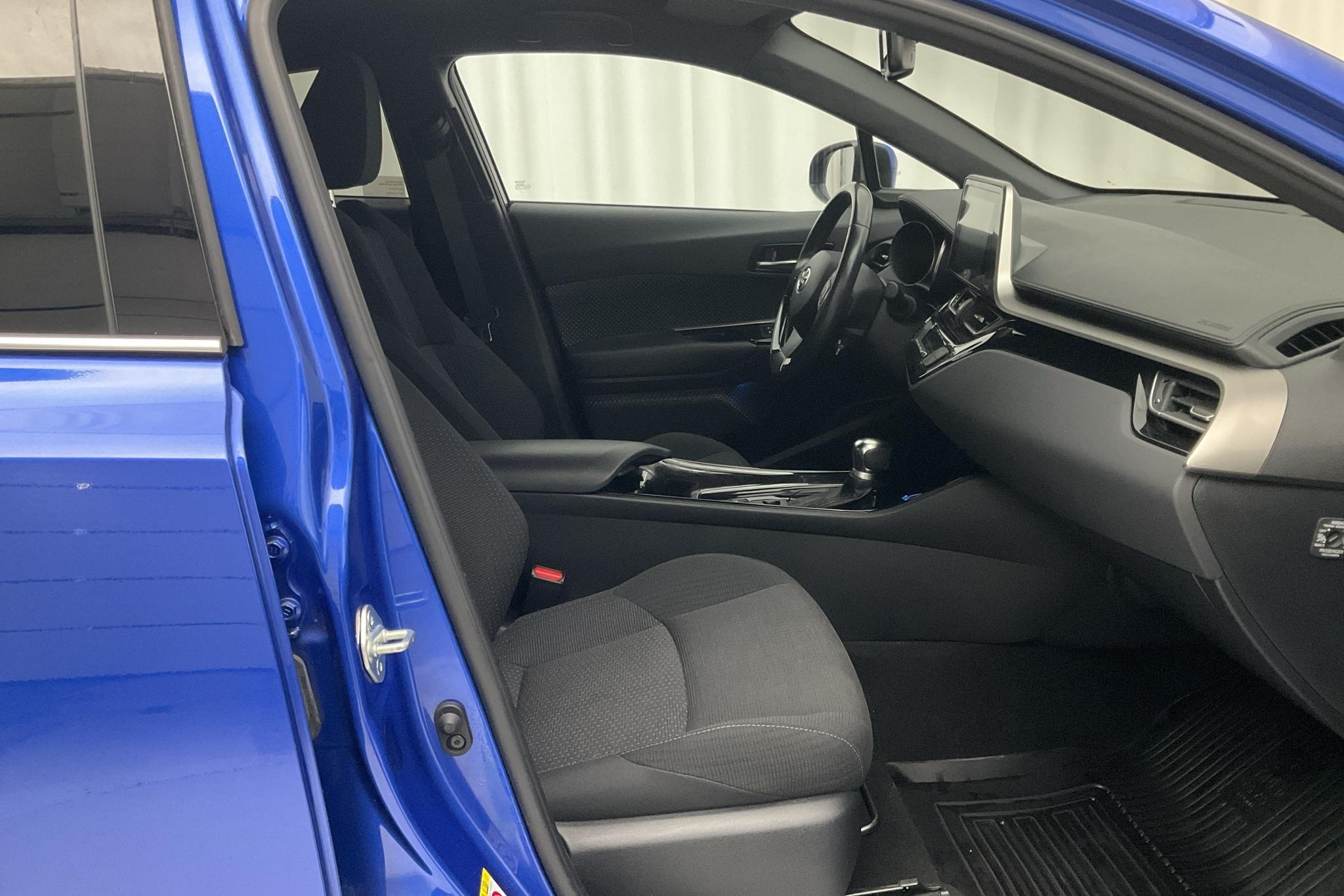 Toyota C-HR 1.8 HSD (122hk) - 32 320 km - Automatyczna - niebieski - 2018