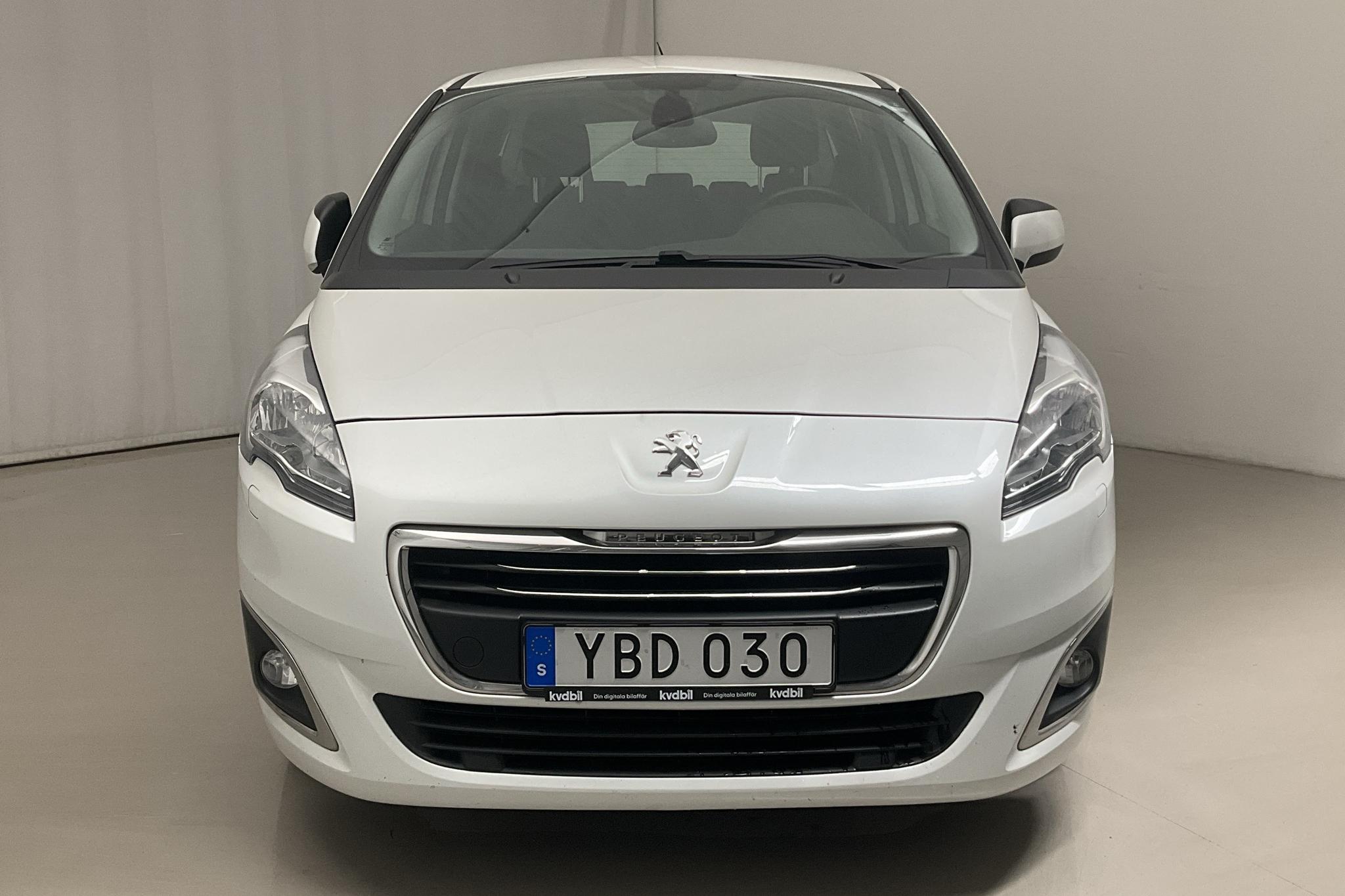 Peugeot 5008 BlueHDi (120hk) - 14 249 mil - Automat - vit - 2016