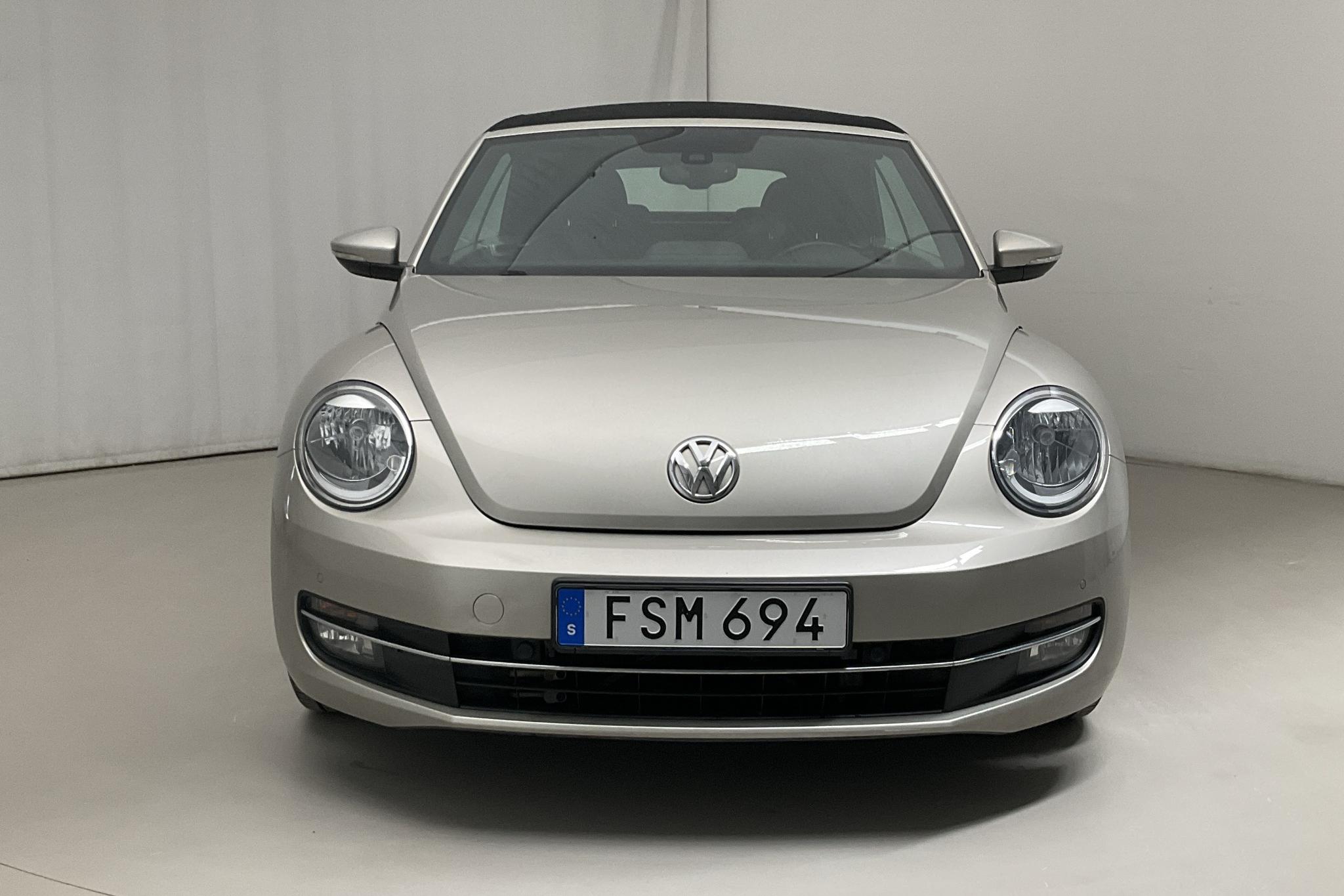 VW Beetle 1.2 TSI Cabriolet (105hk) - 31 580 km - Manual - silver - 2015