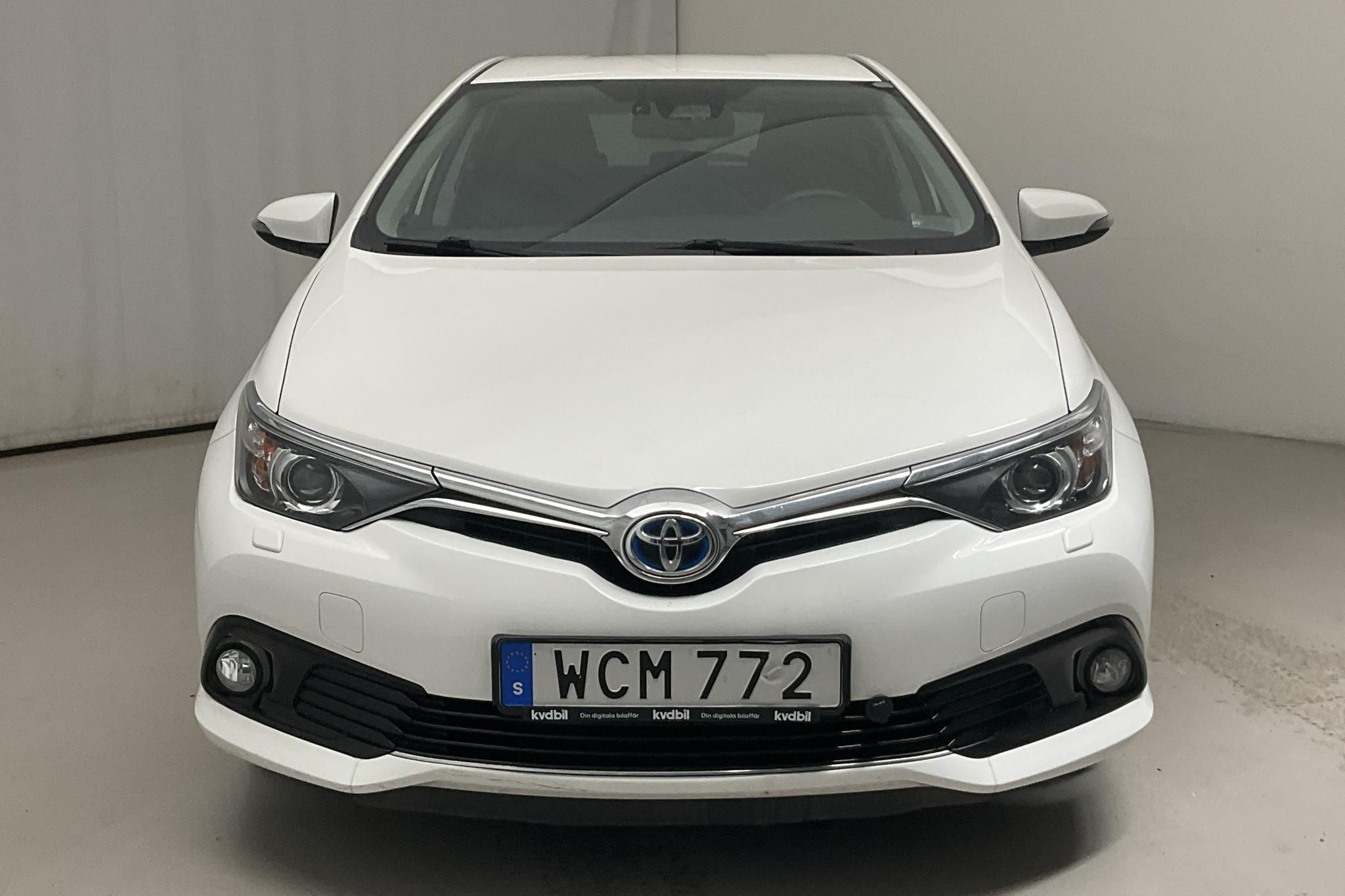 Toyota Auris 1.8 HSD 5dr (99hk) - 6 334 mil - Automat - vit - 2018