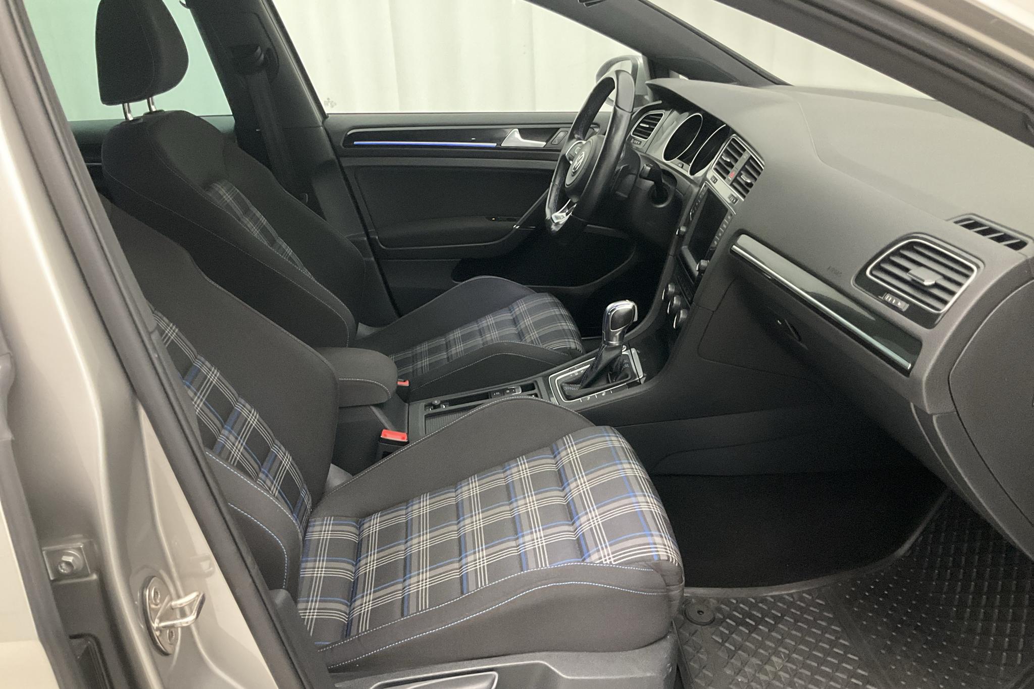 VW Golf VII 1.4 Plug-in-Hybrid 5dr (204hk) - 74 340 km - Automatic - silver - 2015