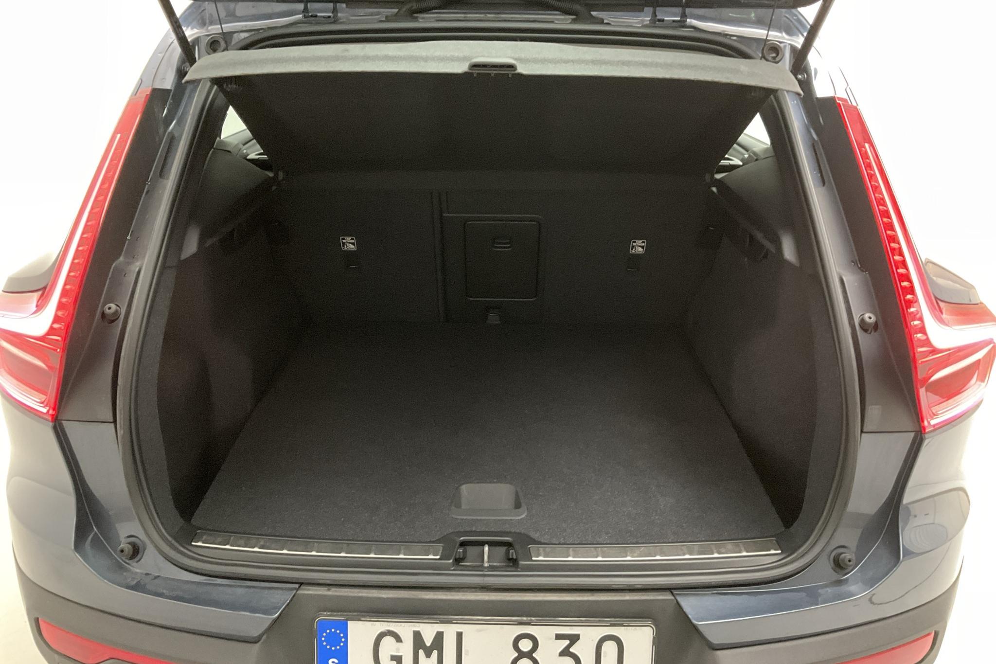 Volvo XC40 D3 2WD (150hk) - 67 460 km - Automatic - Dark Blue - 2019