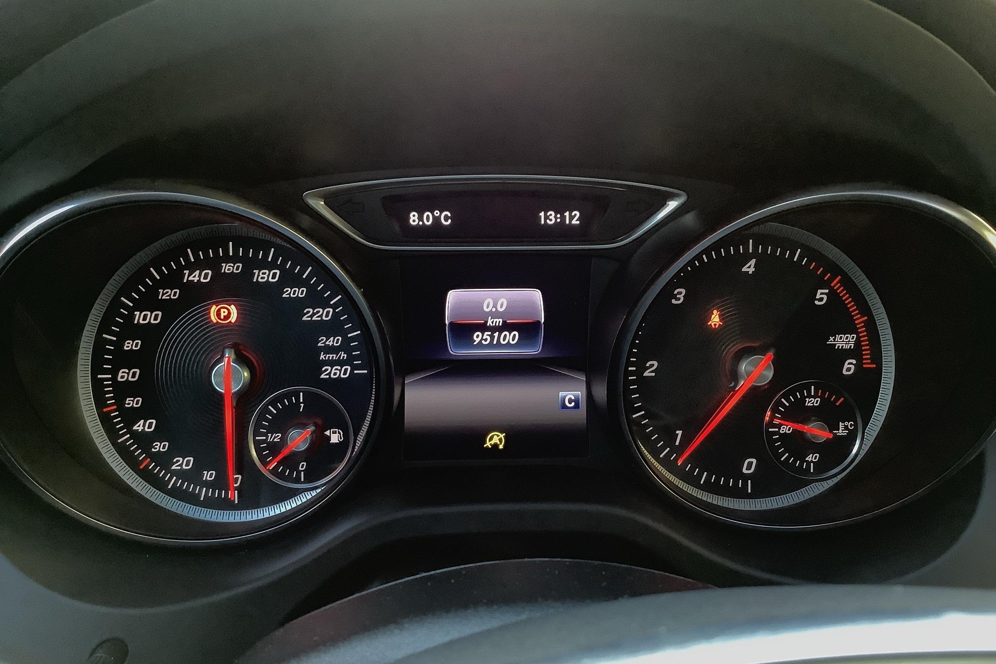 Mercedes CLA 180 d Shooting Brake X117 (109hk) - 9 510 mil - Manuell - vit - 2018