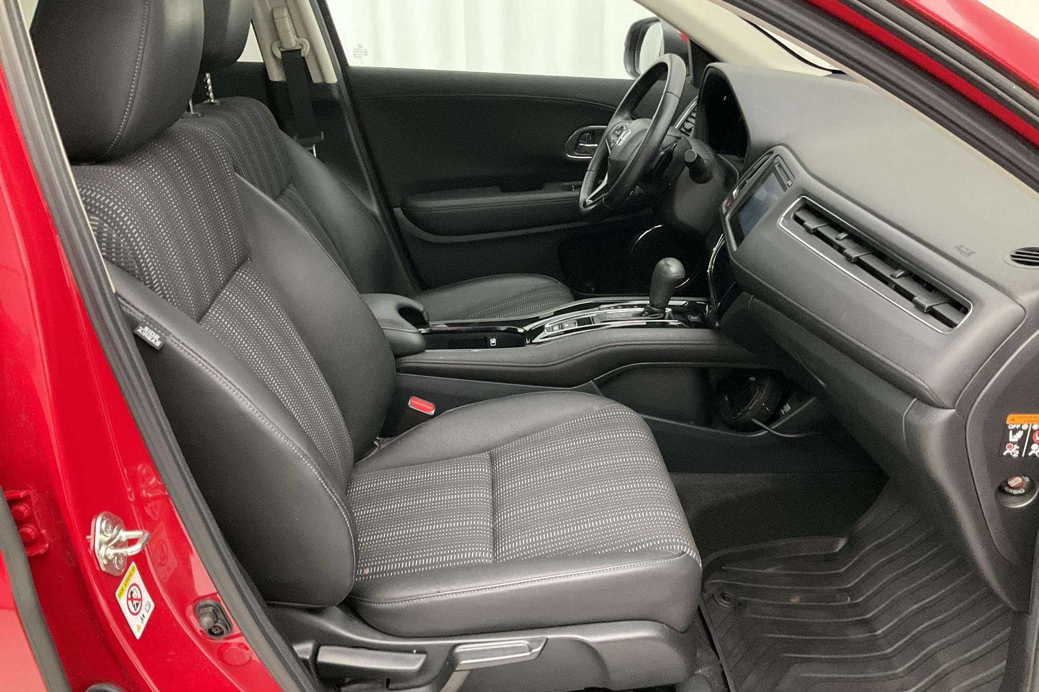 Honda HR-V 1.5 2WD (130hk) - 34 440 km - Automatyczna - czerwony - 2017