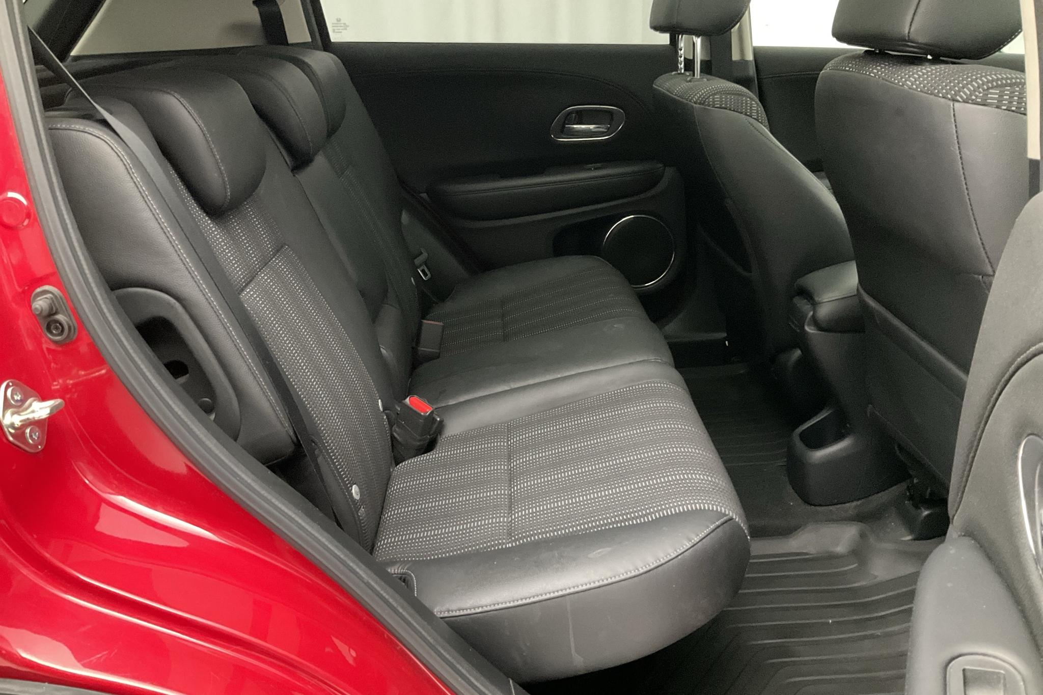 Honda HR-V 1.5 2WD (130hk) - 3 444 mil - Automat - röd - 2017