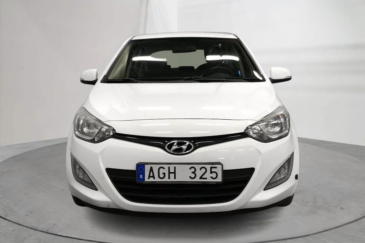 Hyundai i20 1.1 CRDi (75hk) - 246 230 km - Manualna - biały - 2013