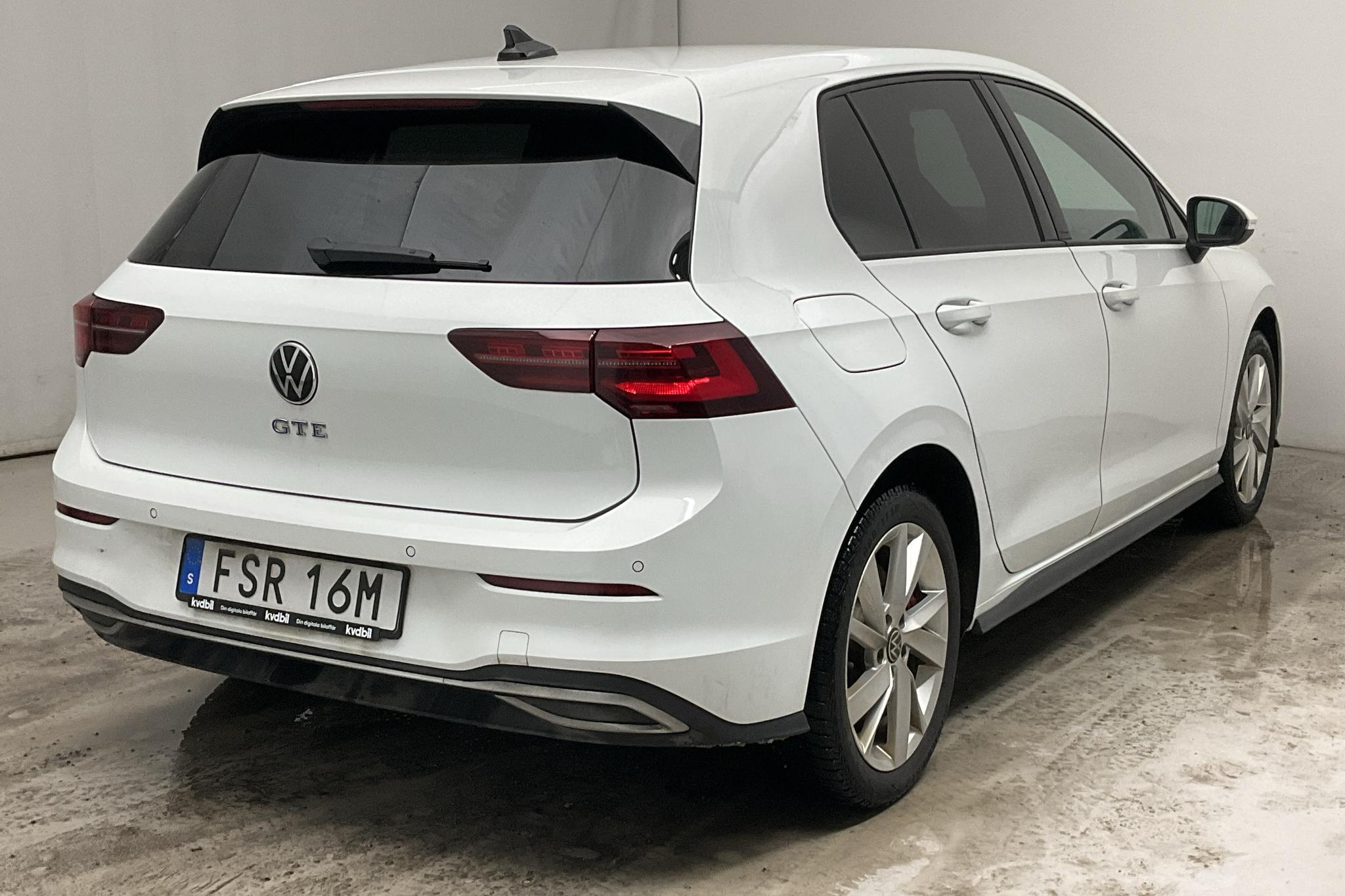 VW Golf VIII 1.4 eHybrid 5dr (204hk) - 69 860 km - Automatyczna - biały - 2021