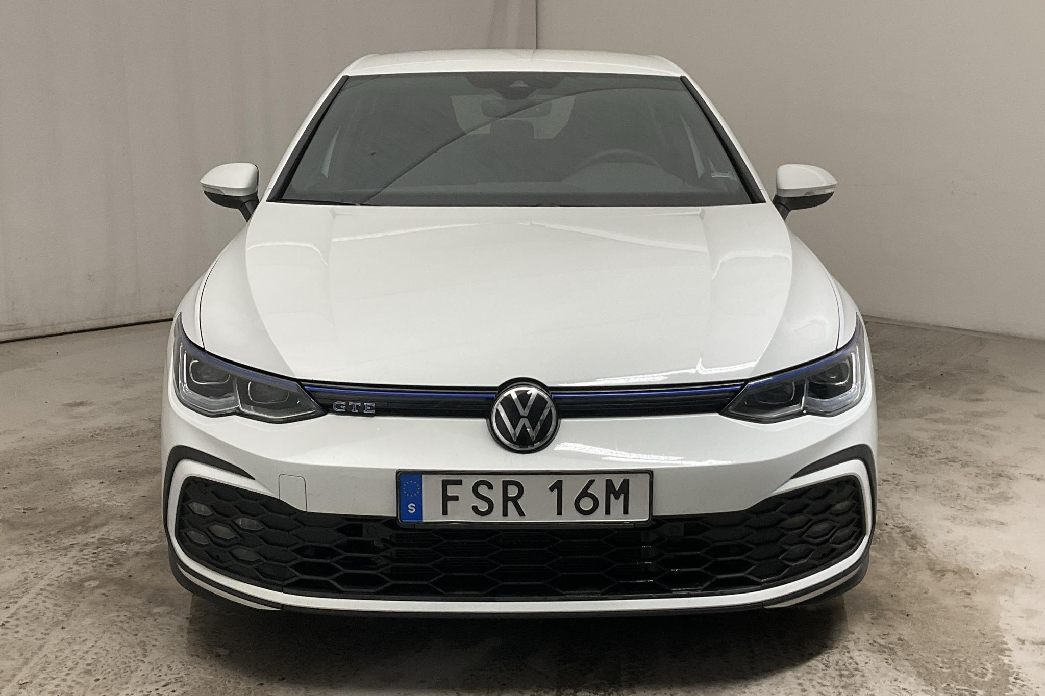 VW Golf VIII 1.4 eHybrid 5dr (204hk) - 69 860 km - Automatyczna - biały - 2021