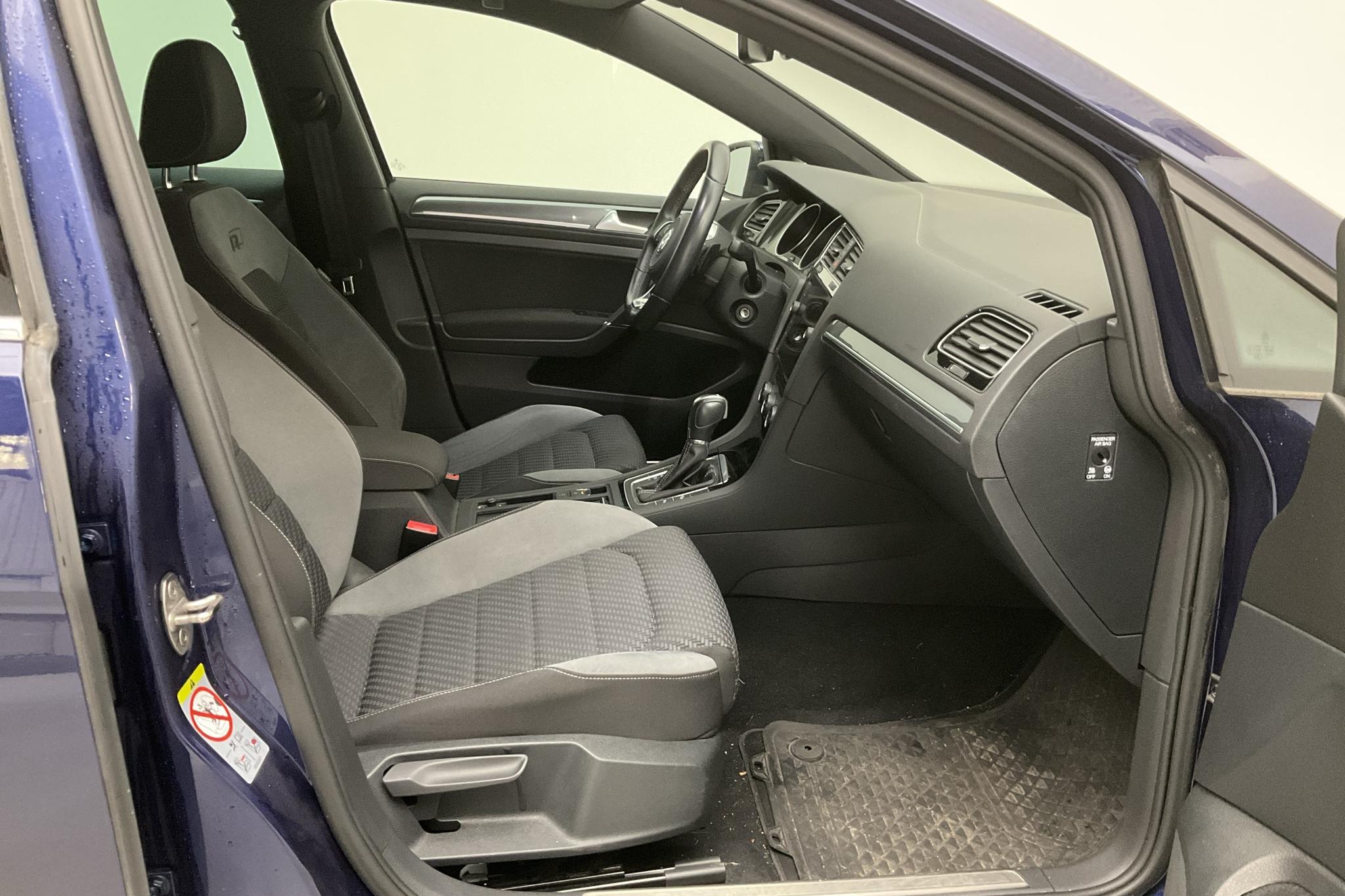 VW Golf VII 1.5 TSI Sportscombi (150hk) - 8 959 mil - Automat - Dark Blue - 2019