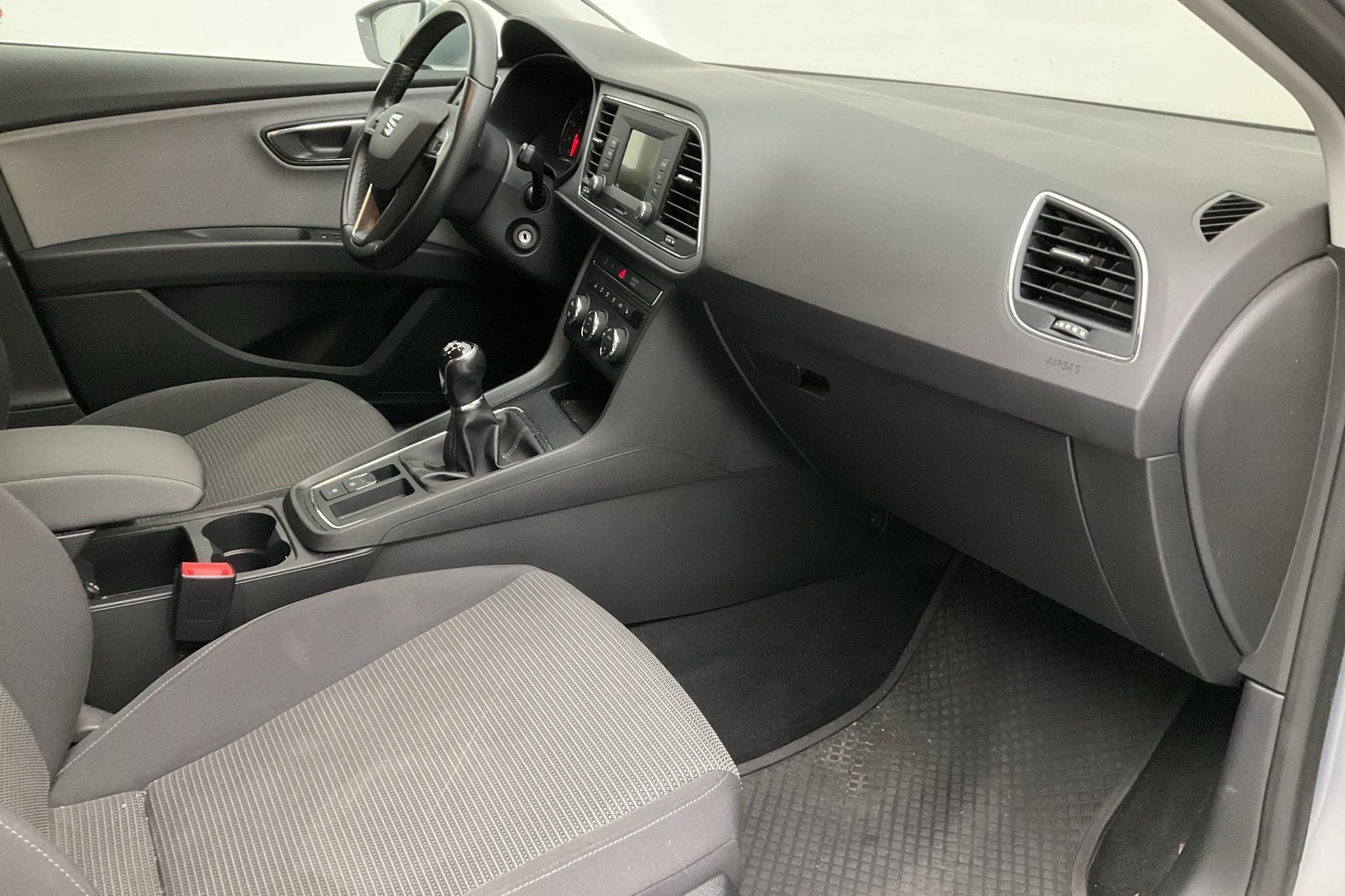 Seat Leon 1.2 TSI ST (110hk) - 90 640 km - Manual - silver - 2018