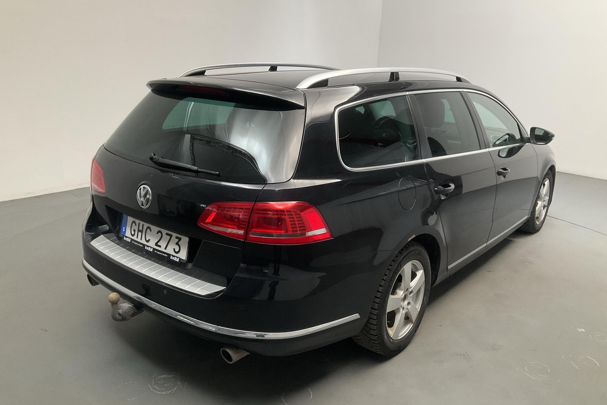 VW Passat 2.0 TDI BlueMotion Technology Variant 4Motion (177hk) - 206 870 km - Automatic - black - 2014