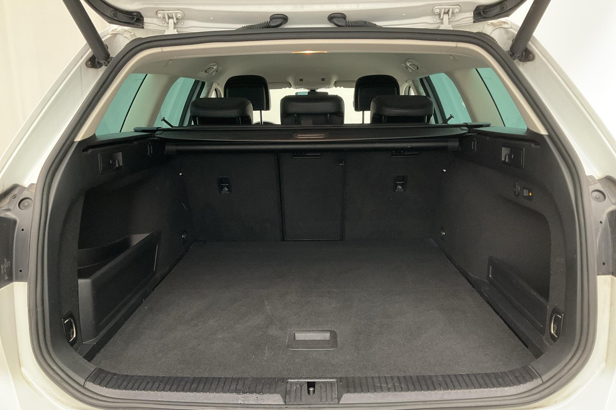 VW Passat 2.0 TDI Sportscombi 4MOTION (190hk) - 200 160 km - Automatic - white - 2018