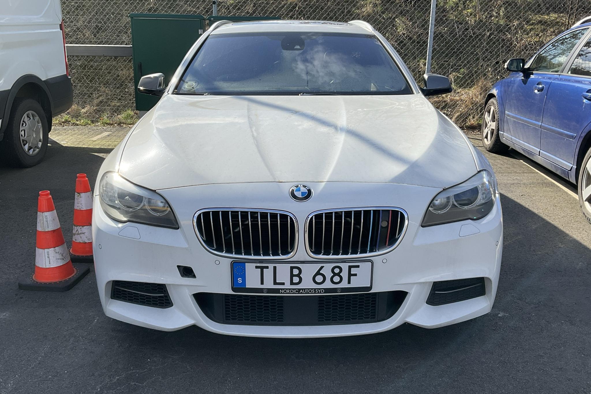 BMW M550d xDrive Touring, F11 (381hk) - 11 825 mil - Automat - vit - 2012