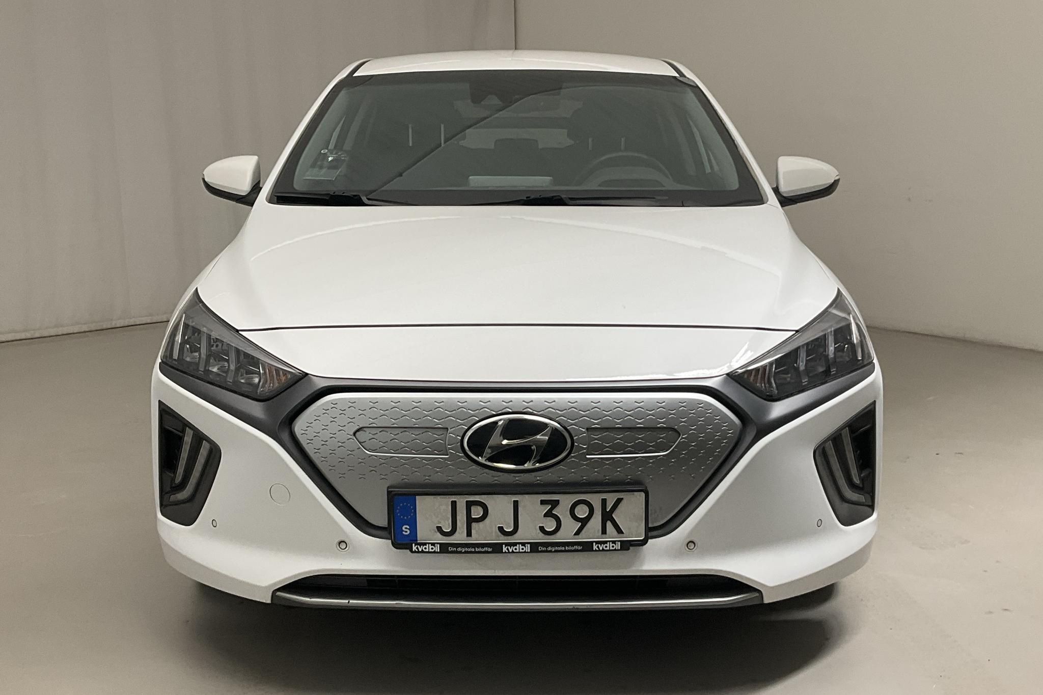 Hyundai IONIQ Electric (136hk) - 5 941 mil - Automat - vit - 2020