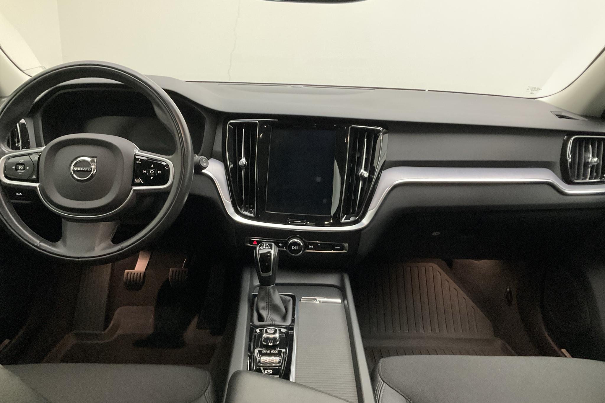 Volvo V60 D3 (150hk) - 131 230 km - Manual - black - 2019