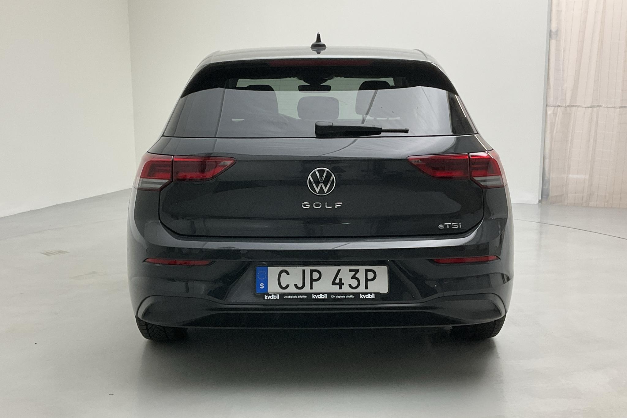 VW Golf VIII 1.0 TSI 5dr (110hk) - 4 810 km - Automatyczna - szary - 2022