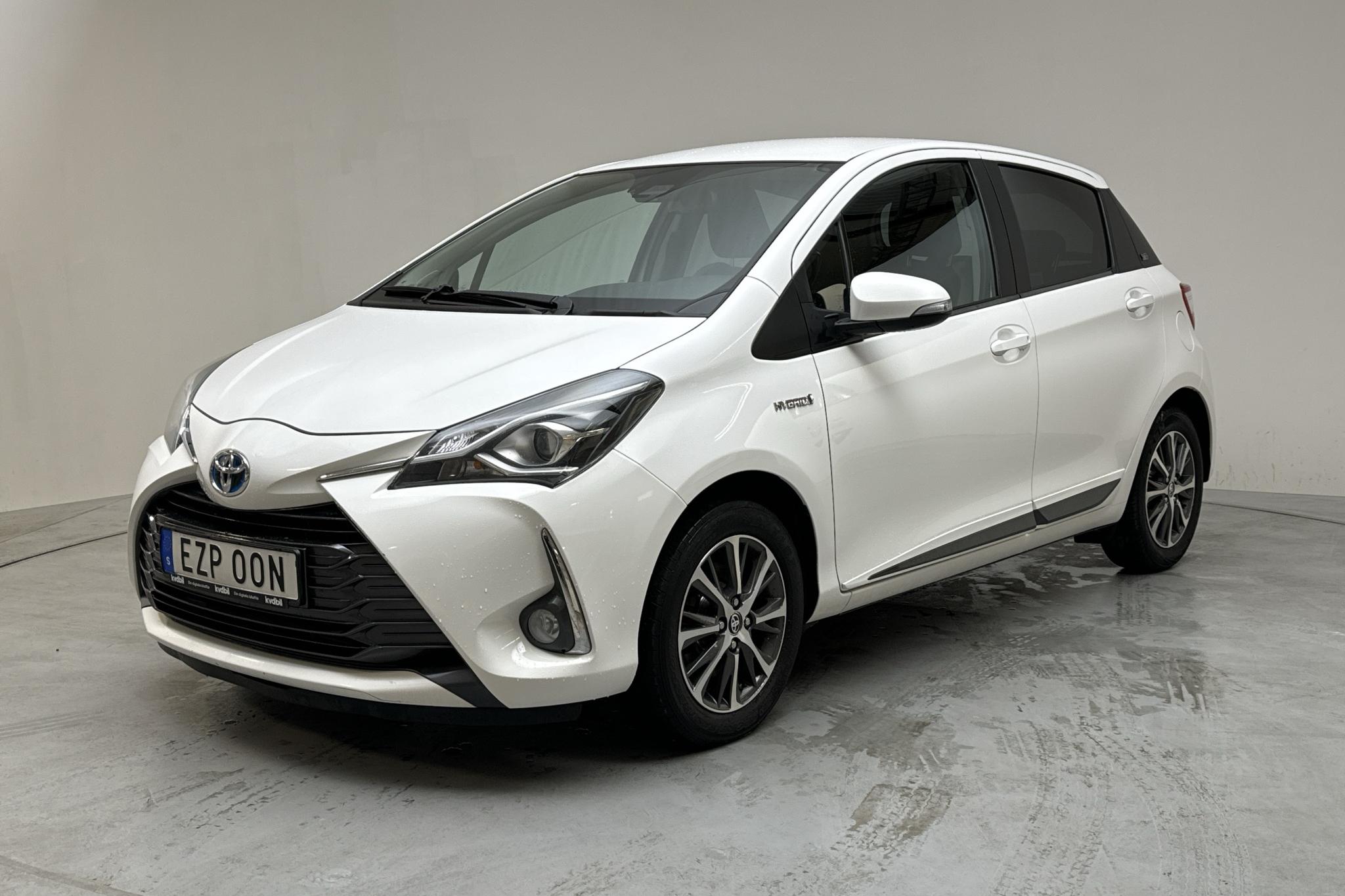 Toyota Yaris 1.5 Hybrid 5dr (101hk) - 124 800 km - Automatyczna - biały - 2019