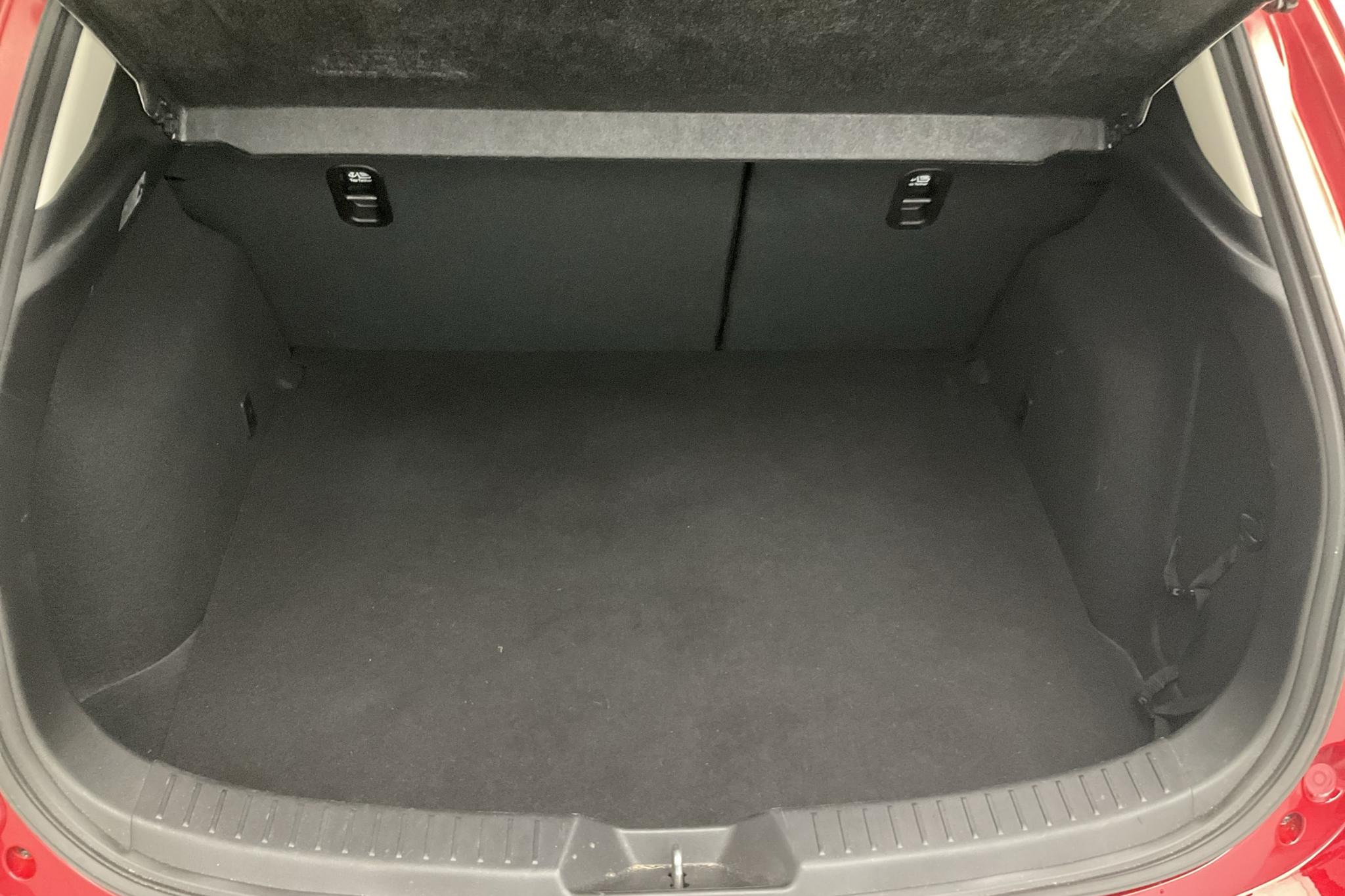 Mazda 3 2.0 5dr (120hk) - 69 820 km - Automaatne - punane - 2018
