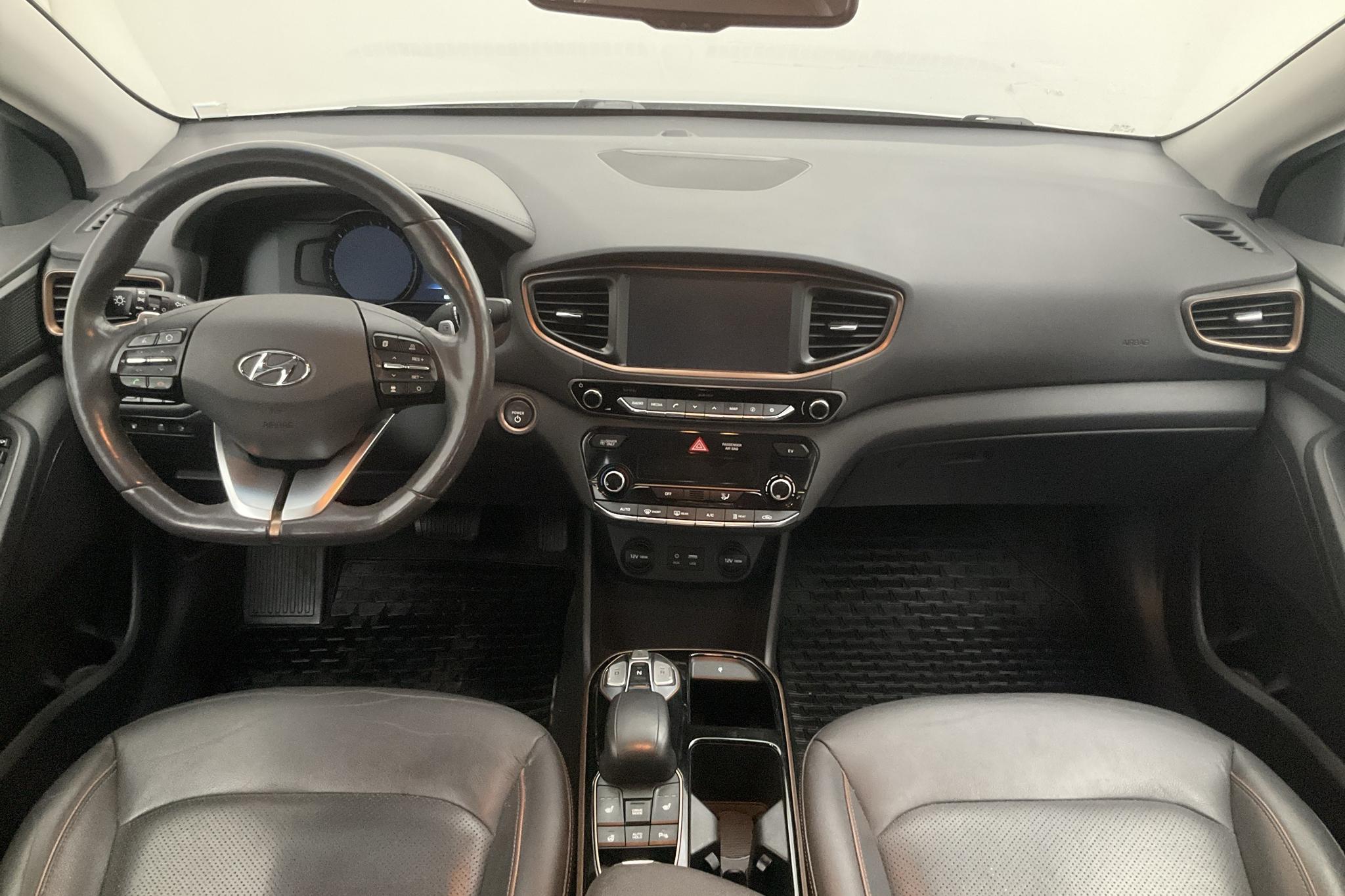 Hyundai IONIQ Electric (120hk) - 60 750 km - Automaatne - hõbe - 2018