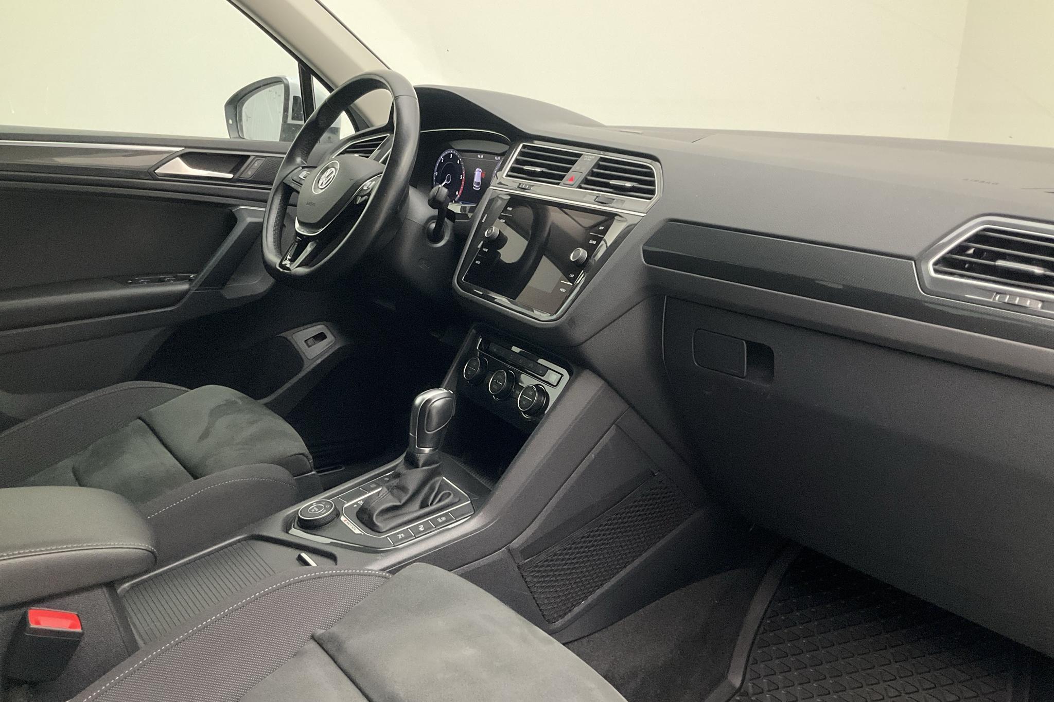 VW Tiguan 2.0 TDI 4MOTION (190hk) - 5 527 mil - Automat - vit - 2019