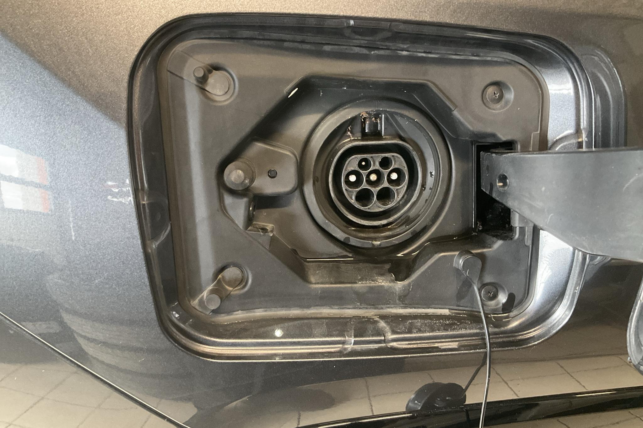 Toyota RAV4 2.5 Plug-in Hybrid AWD (306hk) - 12 227 mil - Automat - grå - 2021