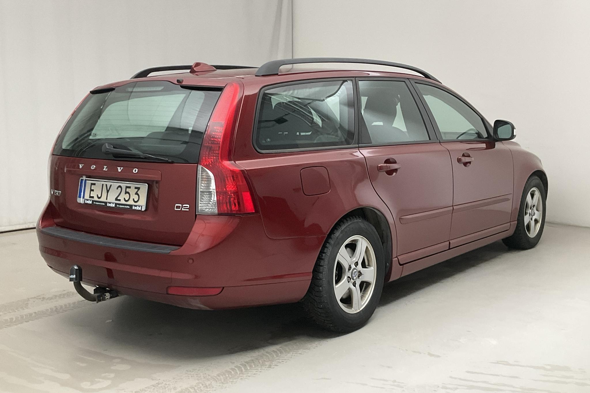 Volvo V50 D2 (115hk) - 177 810 km - Manual - red - 2011