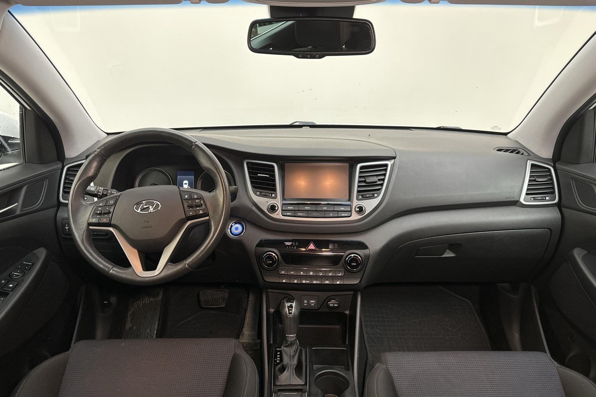 Hyundai Tucson 1.6 T-GDI 4WD (177hk) - 67 650 km - Automatyczna - biały - 2018