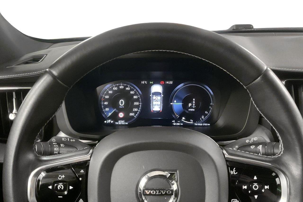 Volvo XC60 T8 AWD Recharge (390hk) - 9 735 mil - Automat - vit - 2020