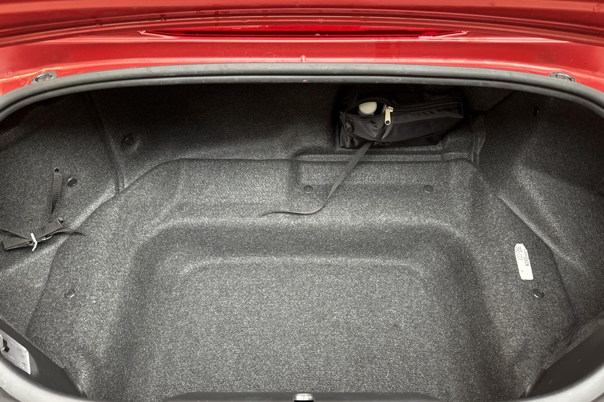 Mazda MX-5 2.0 (160hk) - 13 500 km - Manualna - czerwony - 2017