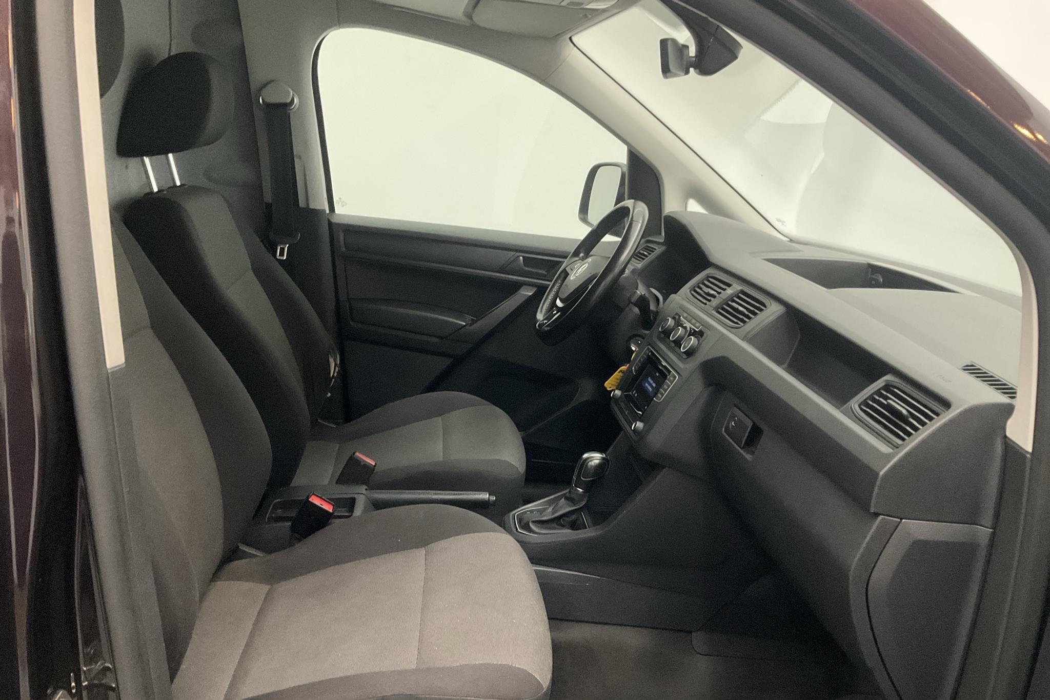 VW Caddy 2.0 TDI Skåp (140hk) - 8 481 mil - Automat - Dark Blue - 2016