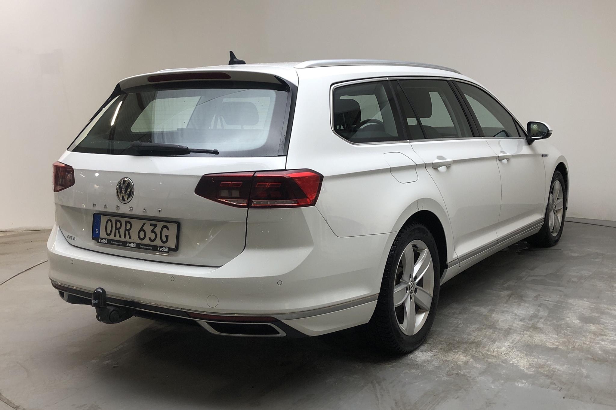 VW Passat 1.4 GTE Sportscombi (218hk) - 8 566 mil - Automat - vit - 2020