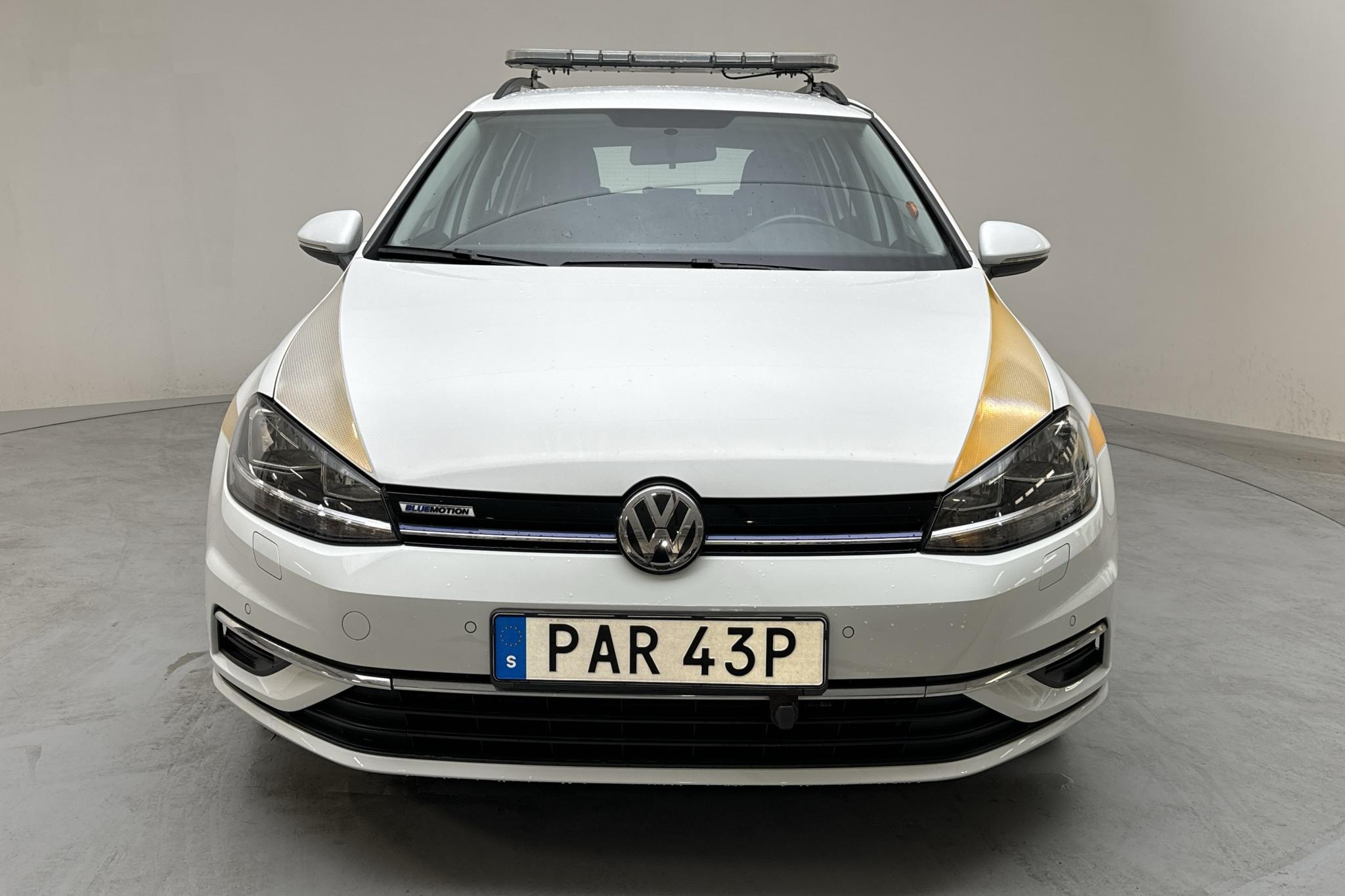 VW Golf VII 1.5 TGI Sportscombi (130hk) - 32 120 km - Manual - white - 2019