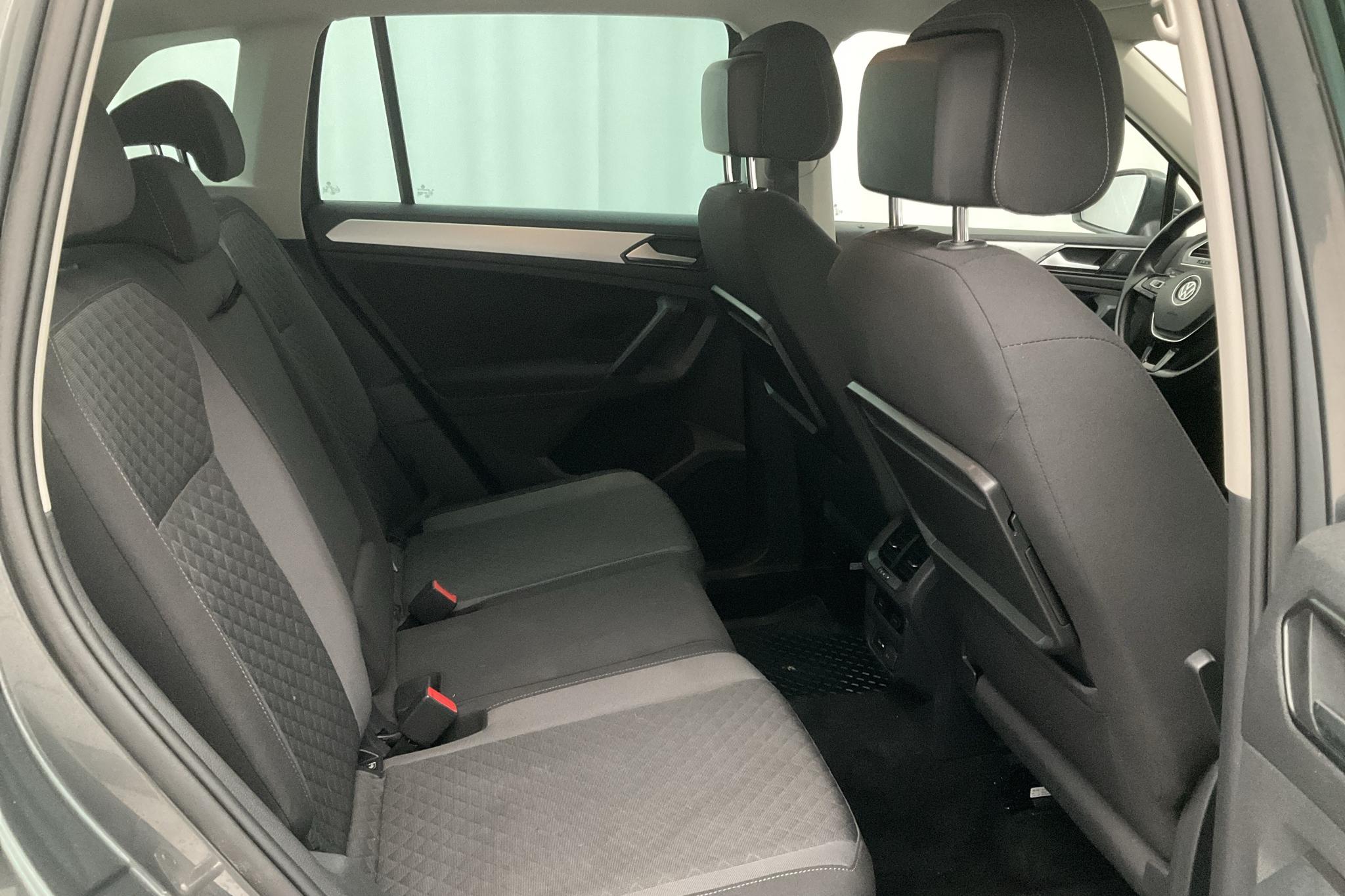 VW Tiguan 1.4 TSI 4MOTION (150hk) - 70 390 km - Automatyczna - srebro - 2018