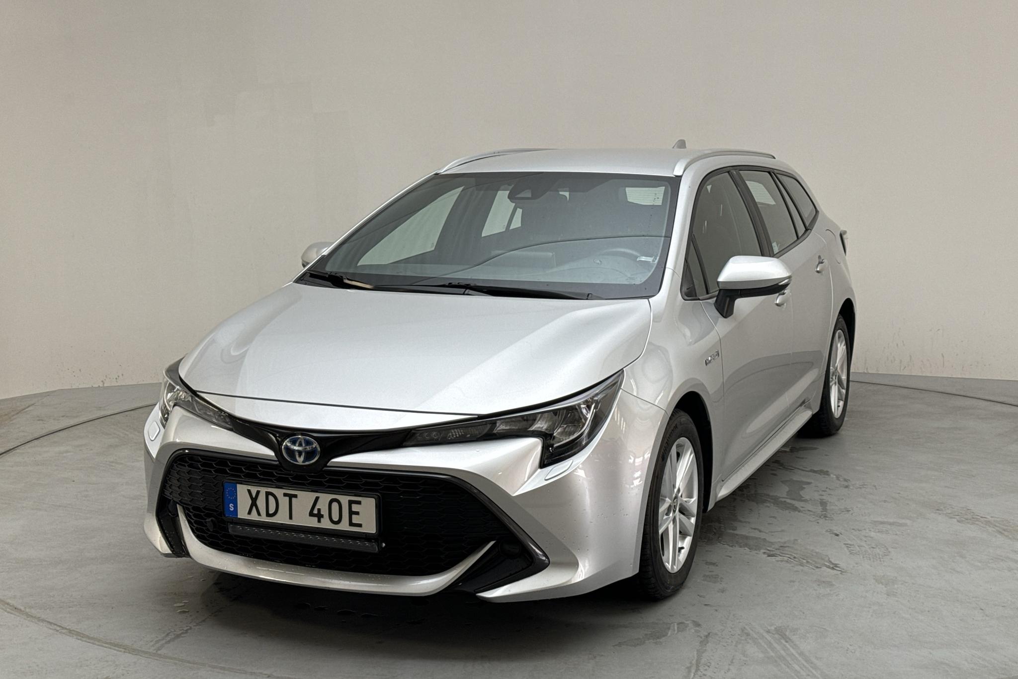 Toyota Corolla 1.8 Hybrid Touring Sports (122hk) - 55 850 km - Automatic - silver - 2020