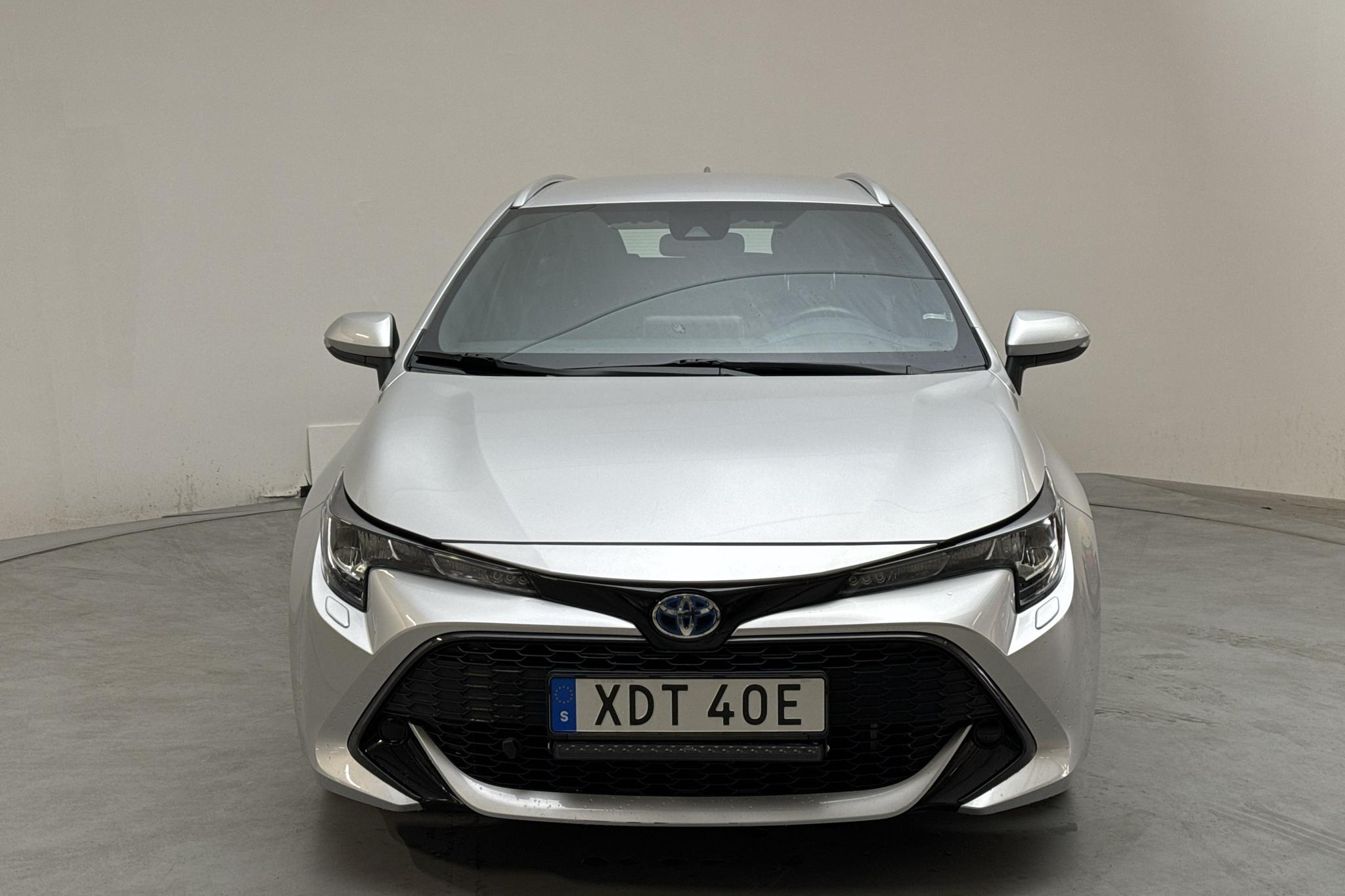 Toyota Corolla 1.8 Hybrid Touring Sports (122hk) - 55 850 km - Automatyczna - srebro - 2020