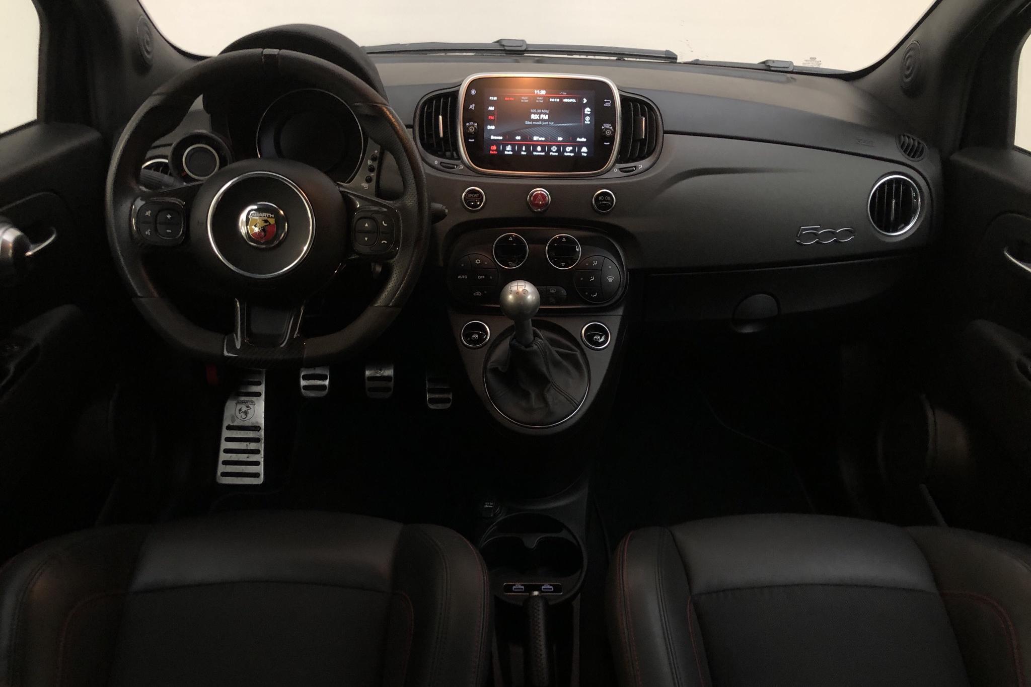 Fiat Abarth 595 (180hk) - 4 875 mil - Manuell - svart - 2021