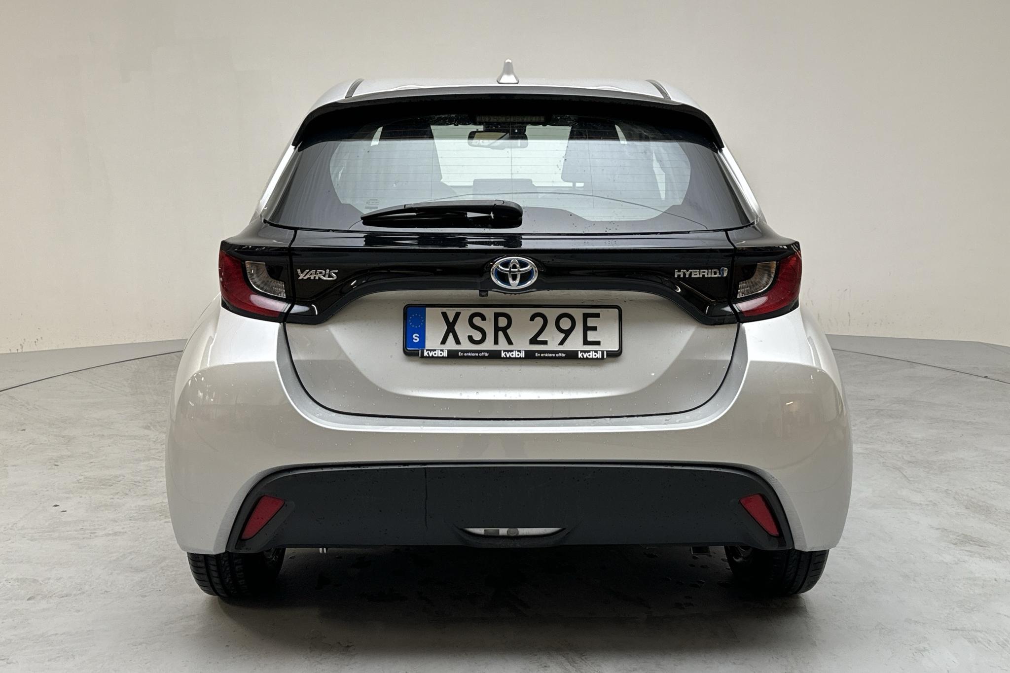 Toyota Yaris 1.5 Hybrid 5dr (116hk) - 4 741 mil - Automat - silver - 2021