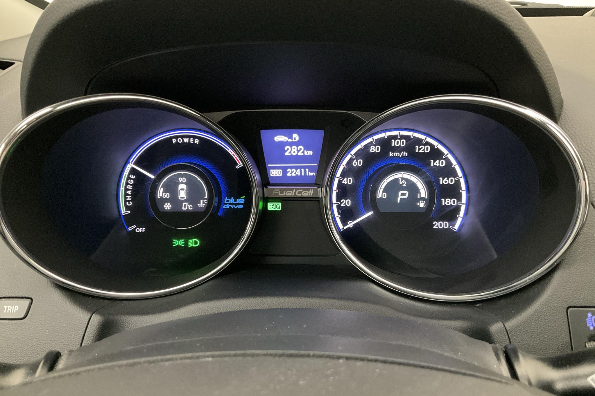 Hyundai ix35 Fuel Cell 2WD (136hk) - 22 410 km - Automaatne - valge - 2017