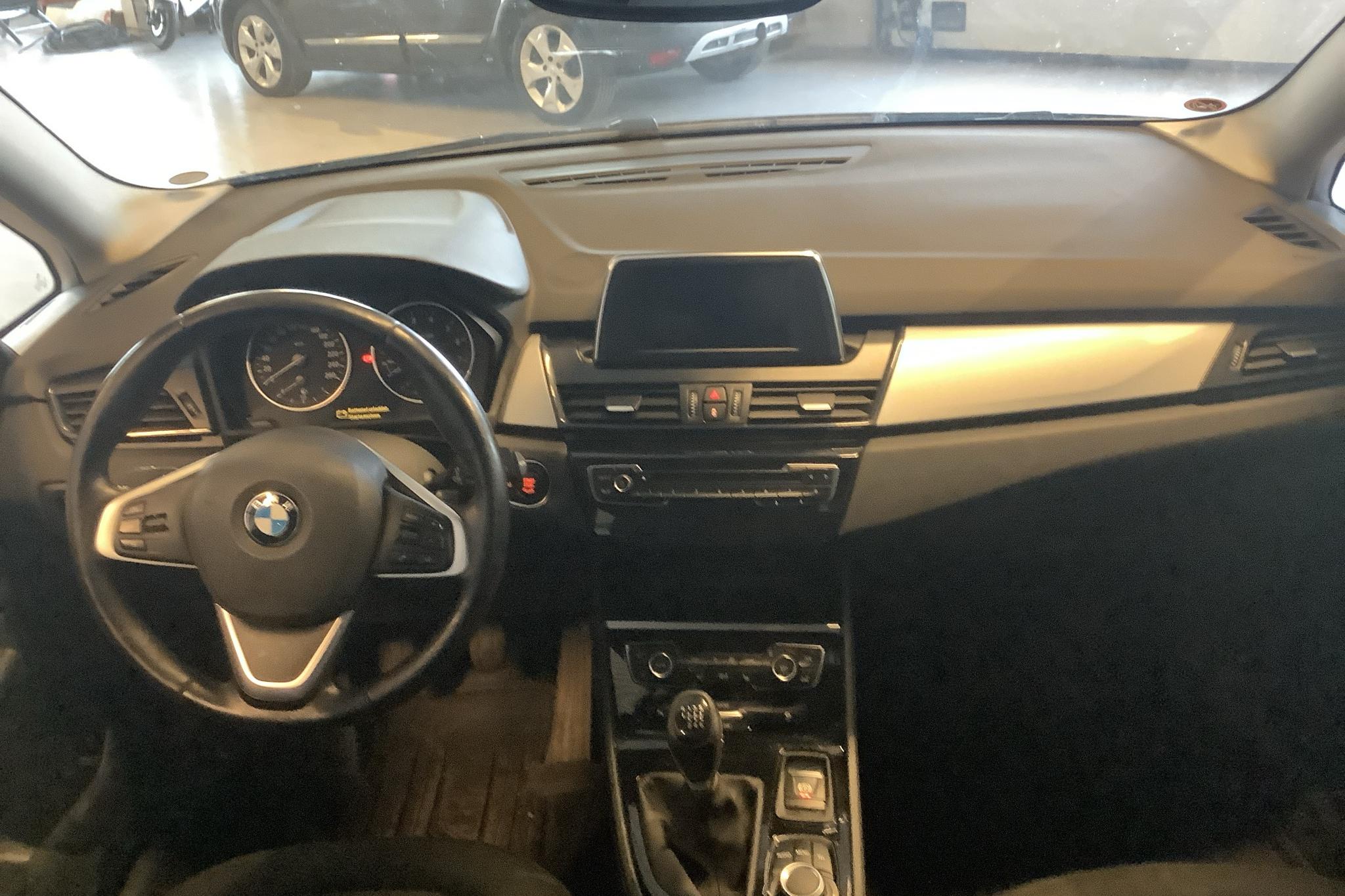BMW 218i Gran Tourer, F46 (136hk) - 15 722 mil - Manuell - grå - 2016