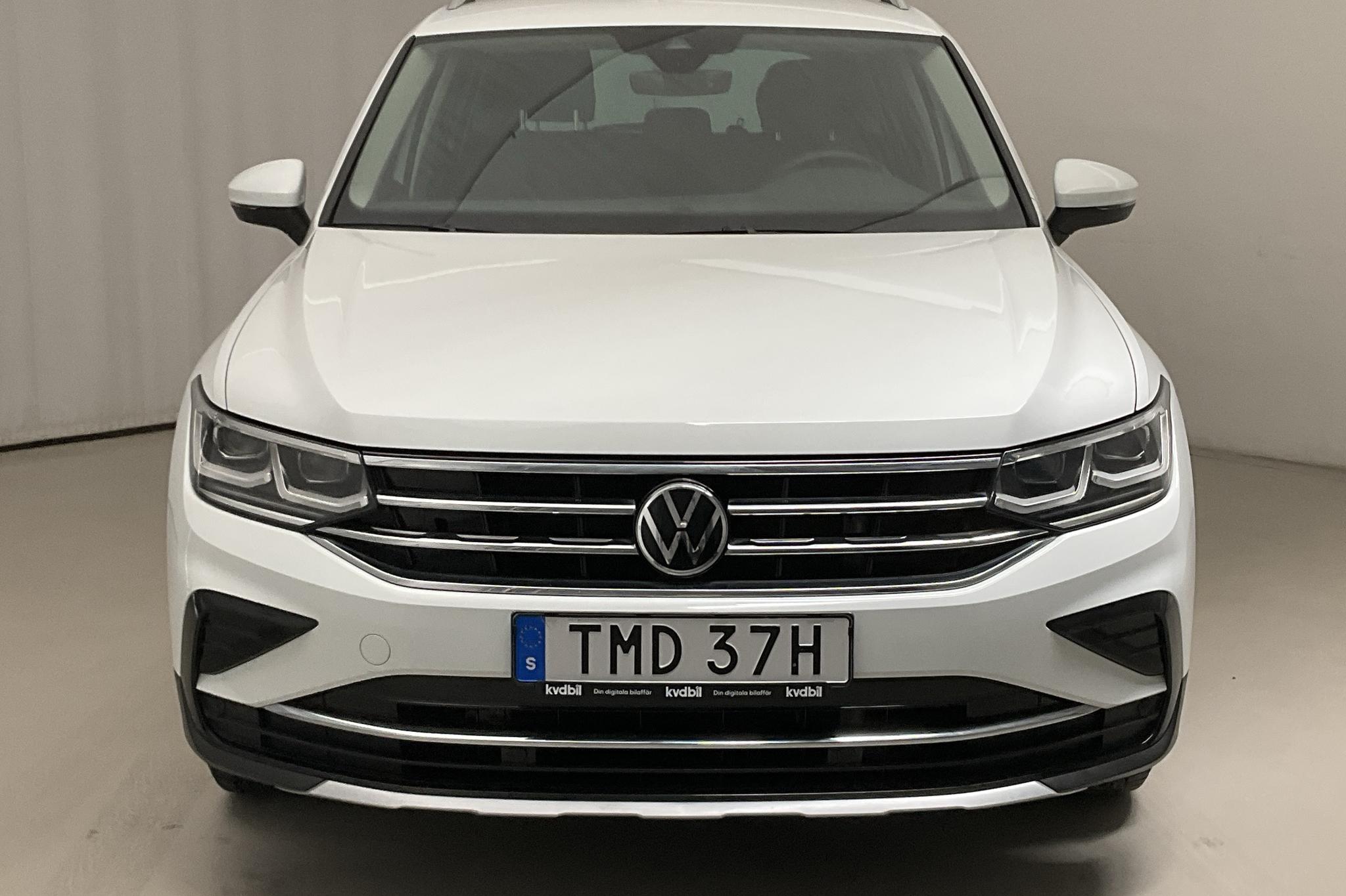 VW Tiguan 1.4 TSI eHybrid (245hk) - 46 190 km - Automatyczna - biały - 2021